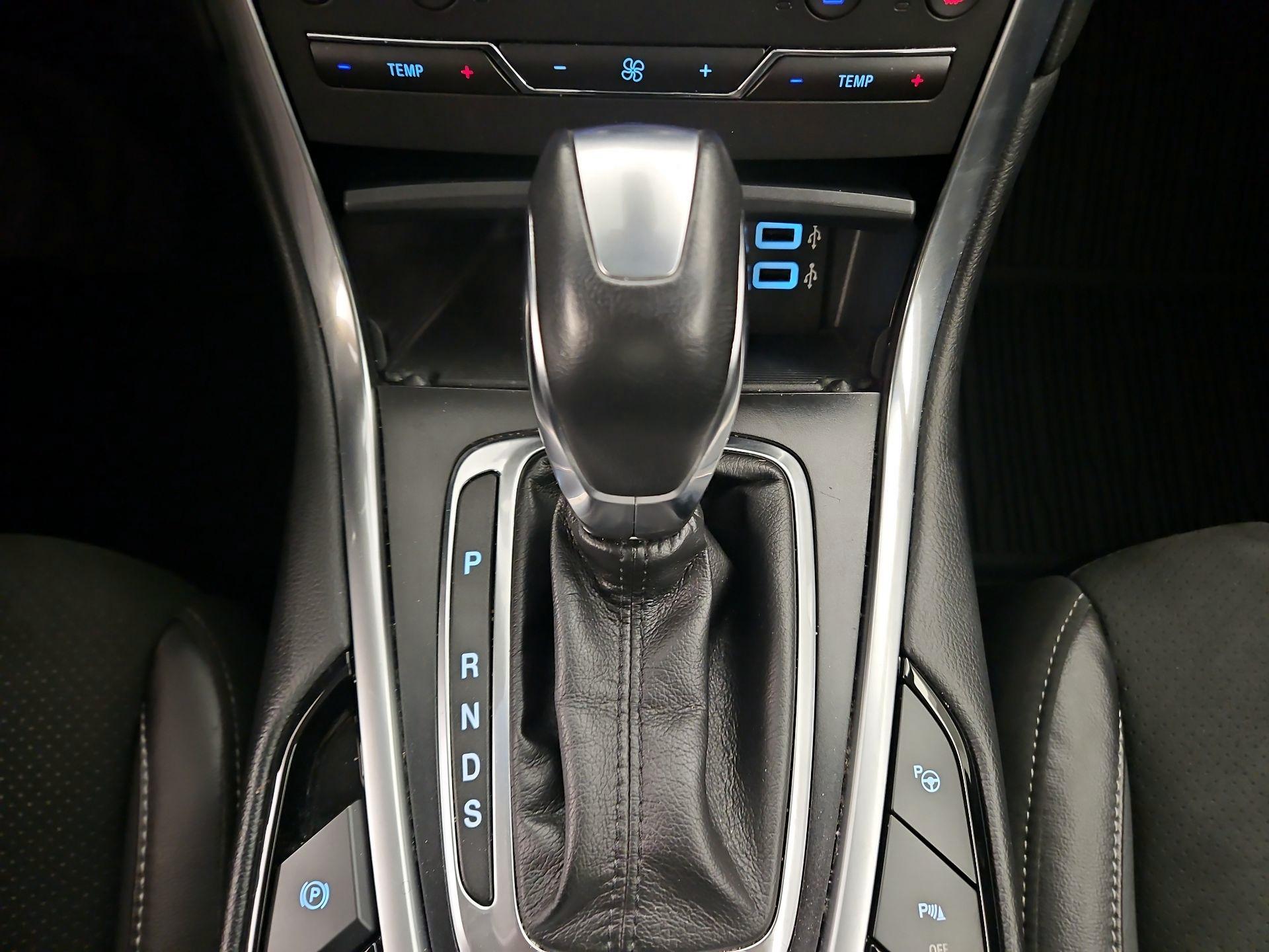 Thumbnail: 2018 Ford Edge - 18