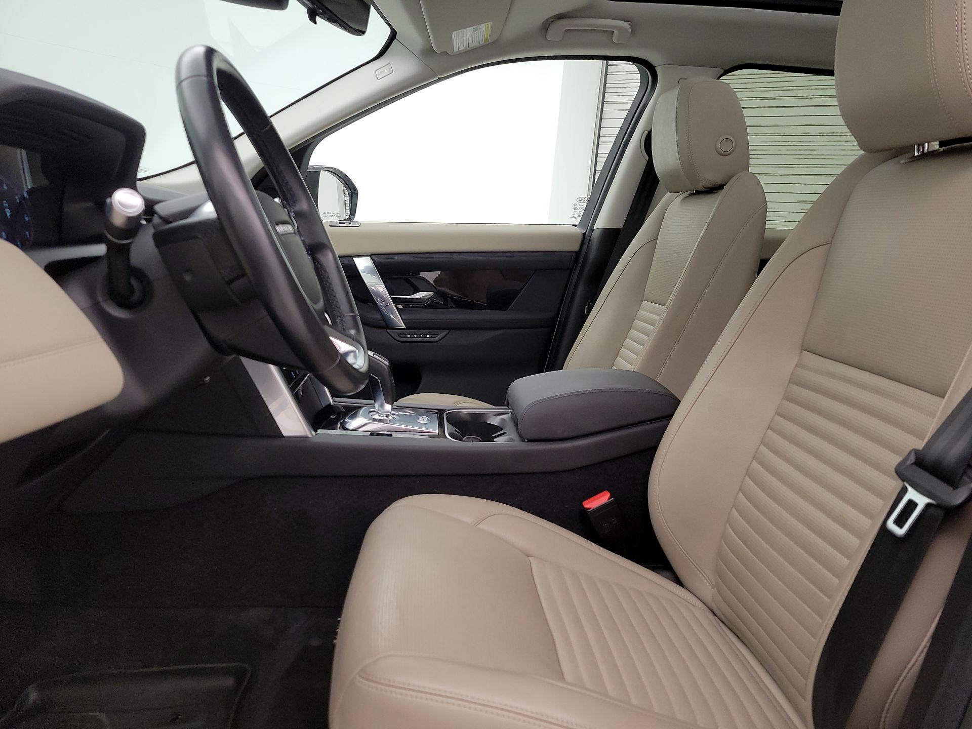 Thumbnail: 2020 Land Rover Discovery Sport - 11