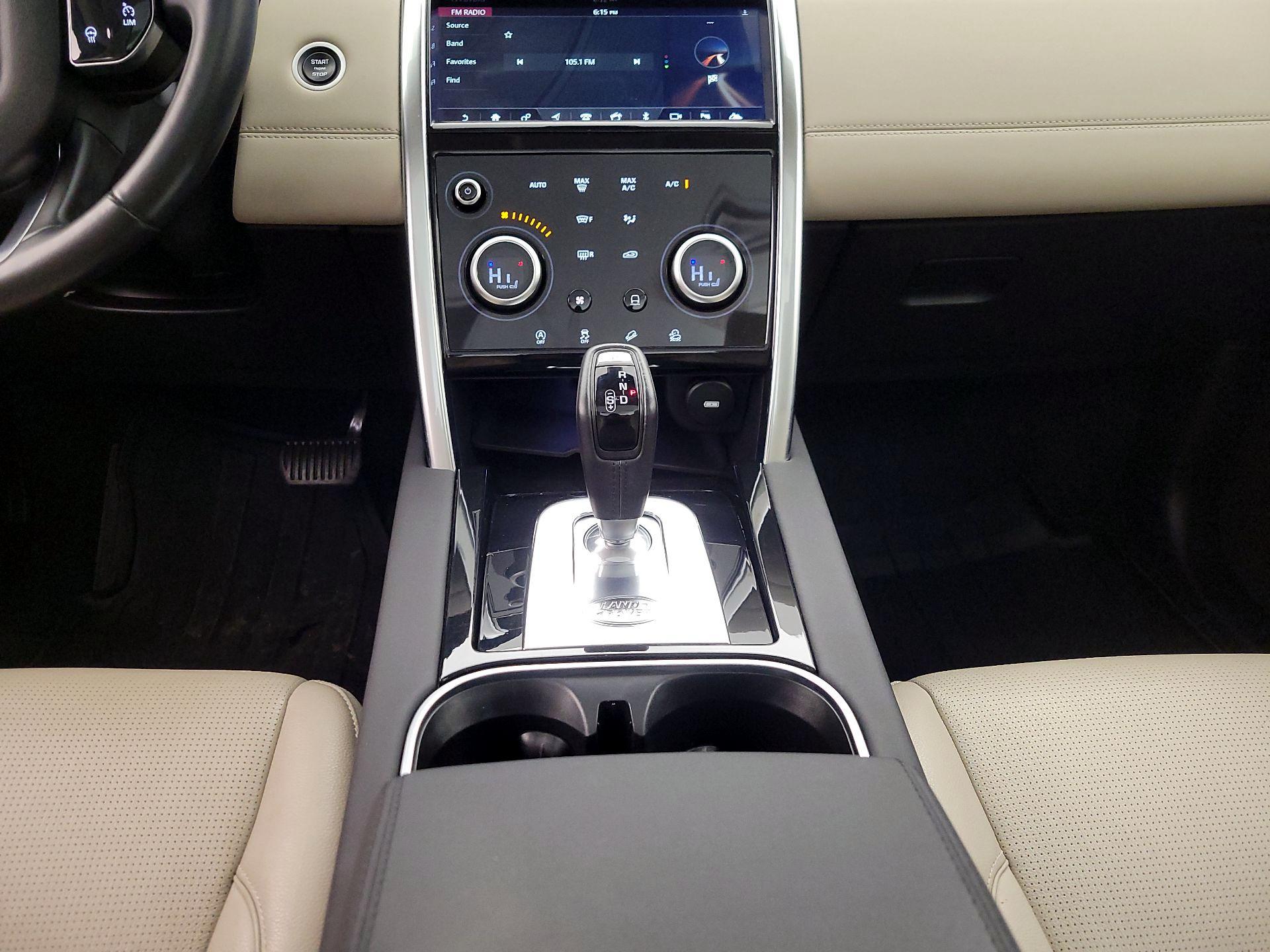 Thumbnail: 2020 Land Rover Discovery Sport - 18