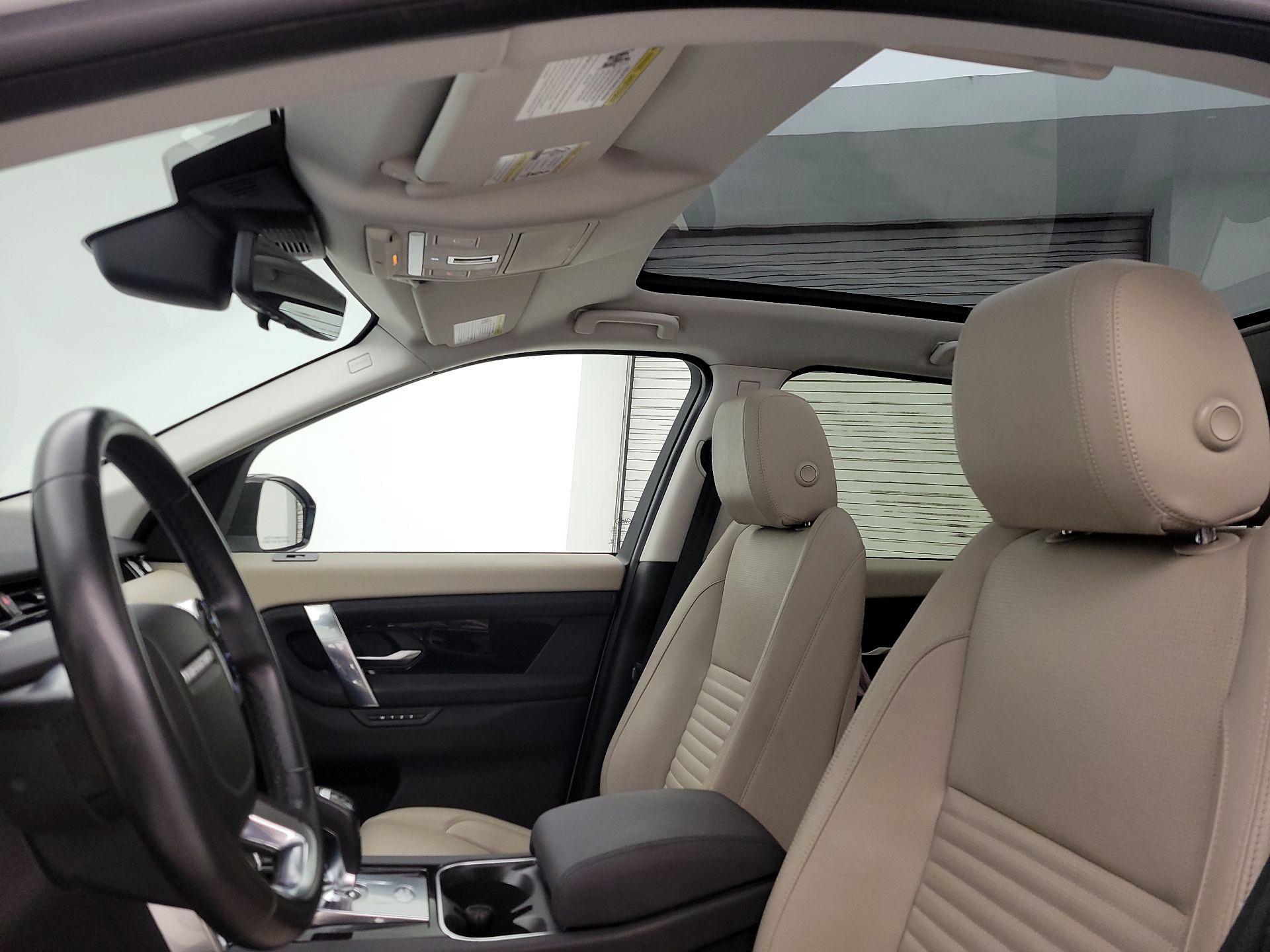 Thumbnail: 2020 Land Rover Discovery Sport - 20