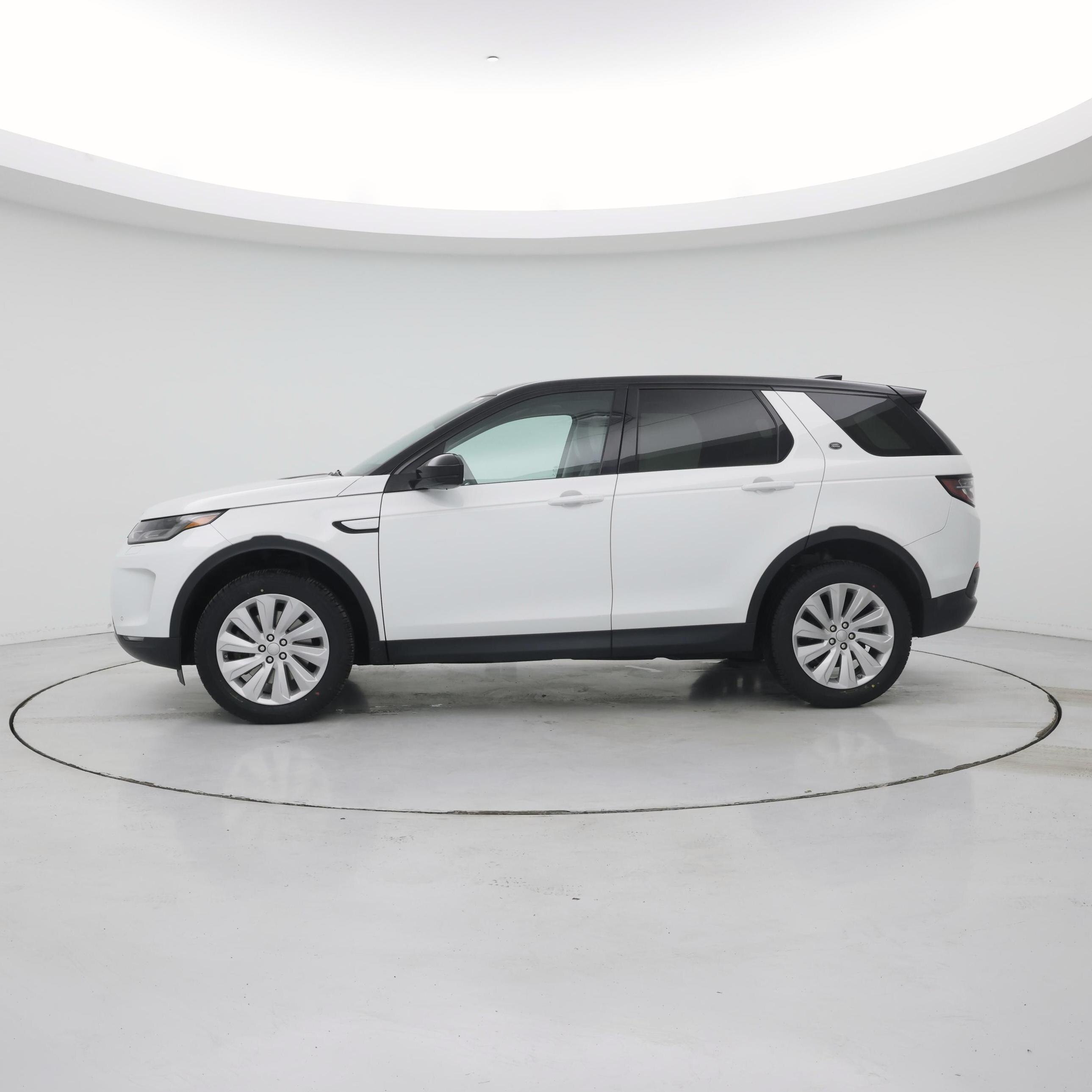 Thumbnail: 2020 Land Rover Discovery Sport - 3