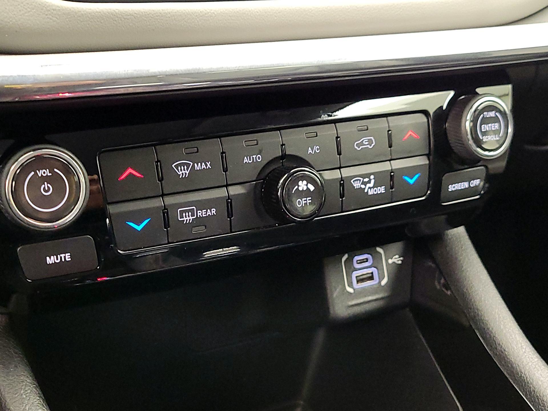 Thumbnail: 2022 Jeep Compass - 17