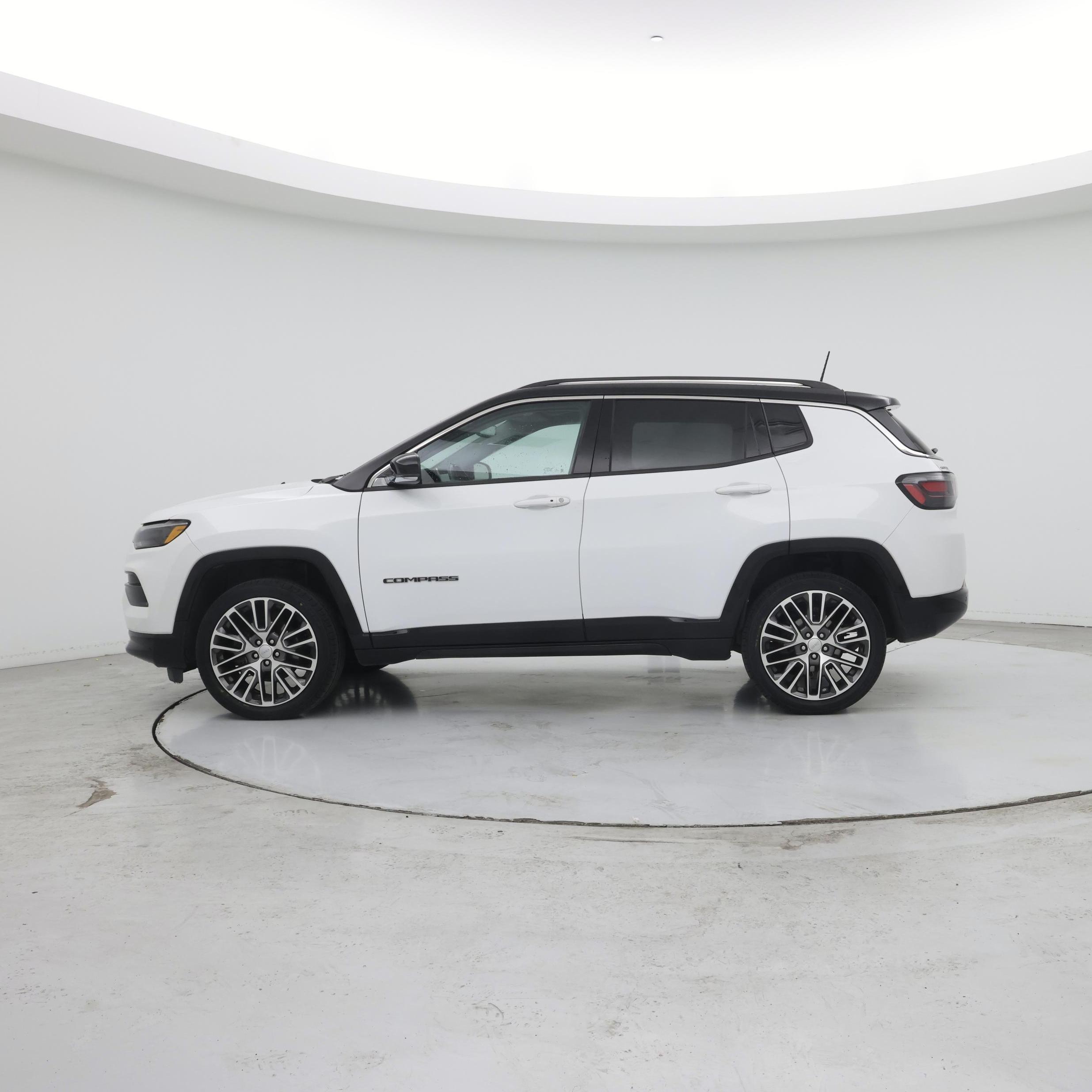 Thumbnail: 2022 Jeep Compass - 3