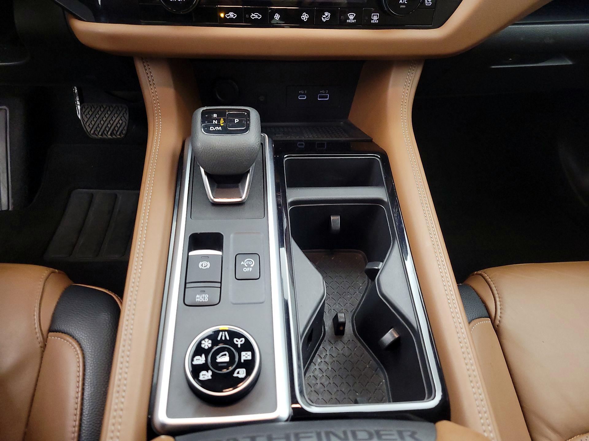 Thumbnail: 2022 Nissan Pathfinder - 18