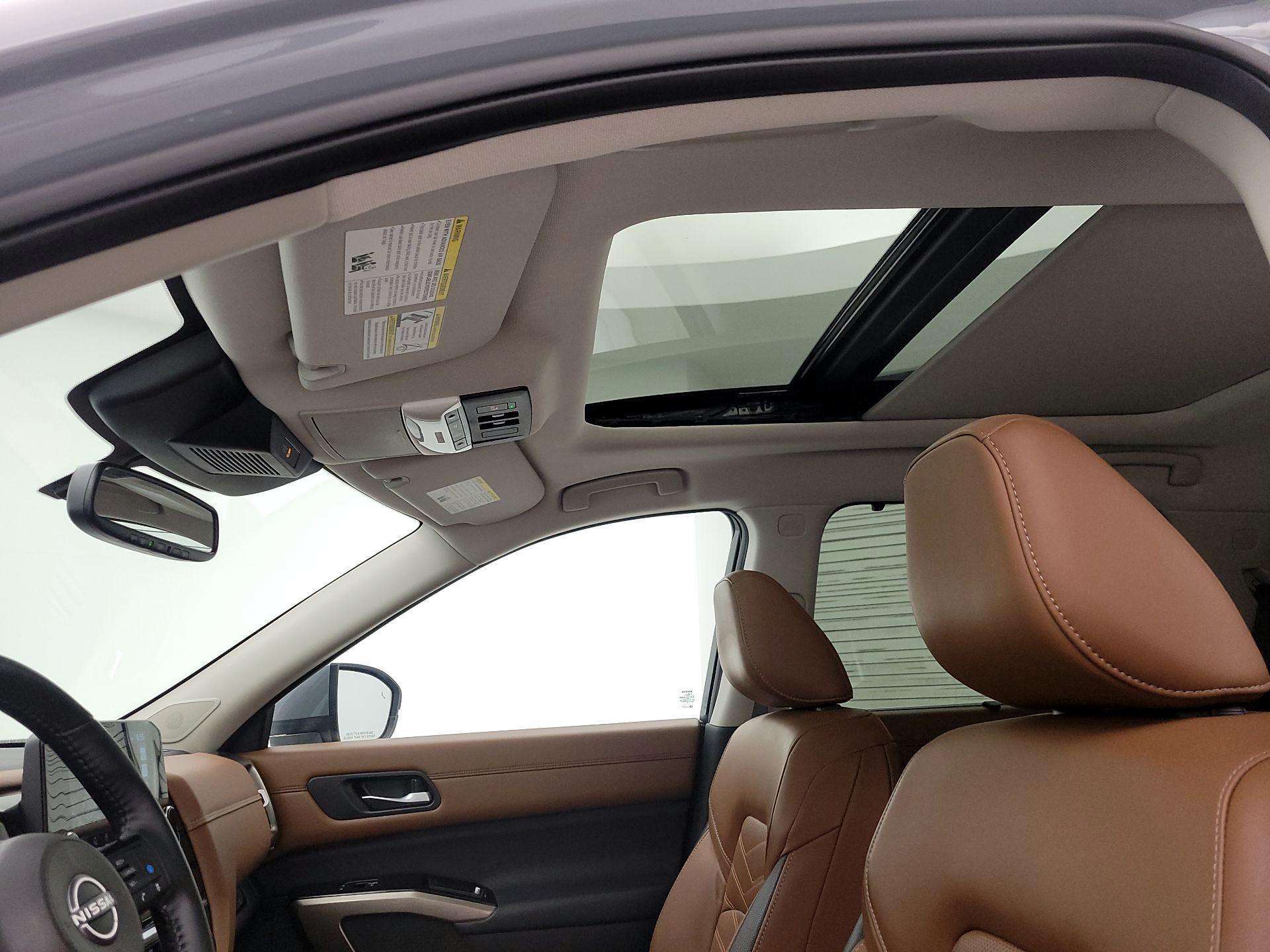 Thumbnail: 2022 Nissan Pathfinder - 20