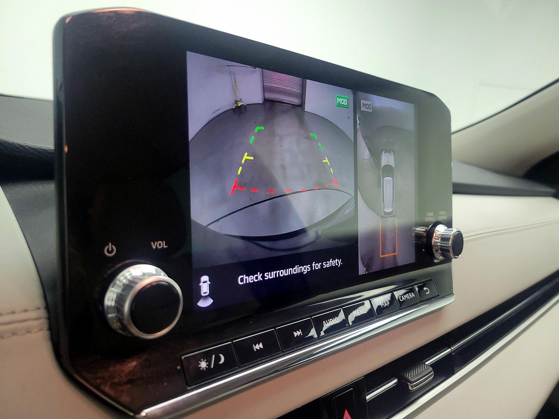 Thumbnail: 2023 Mitsubishi Outlander - 13