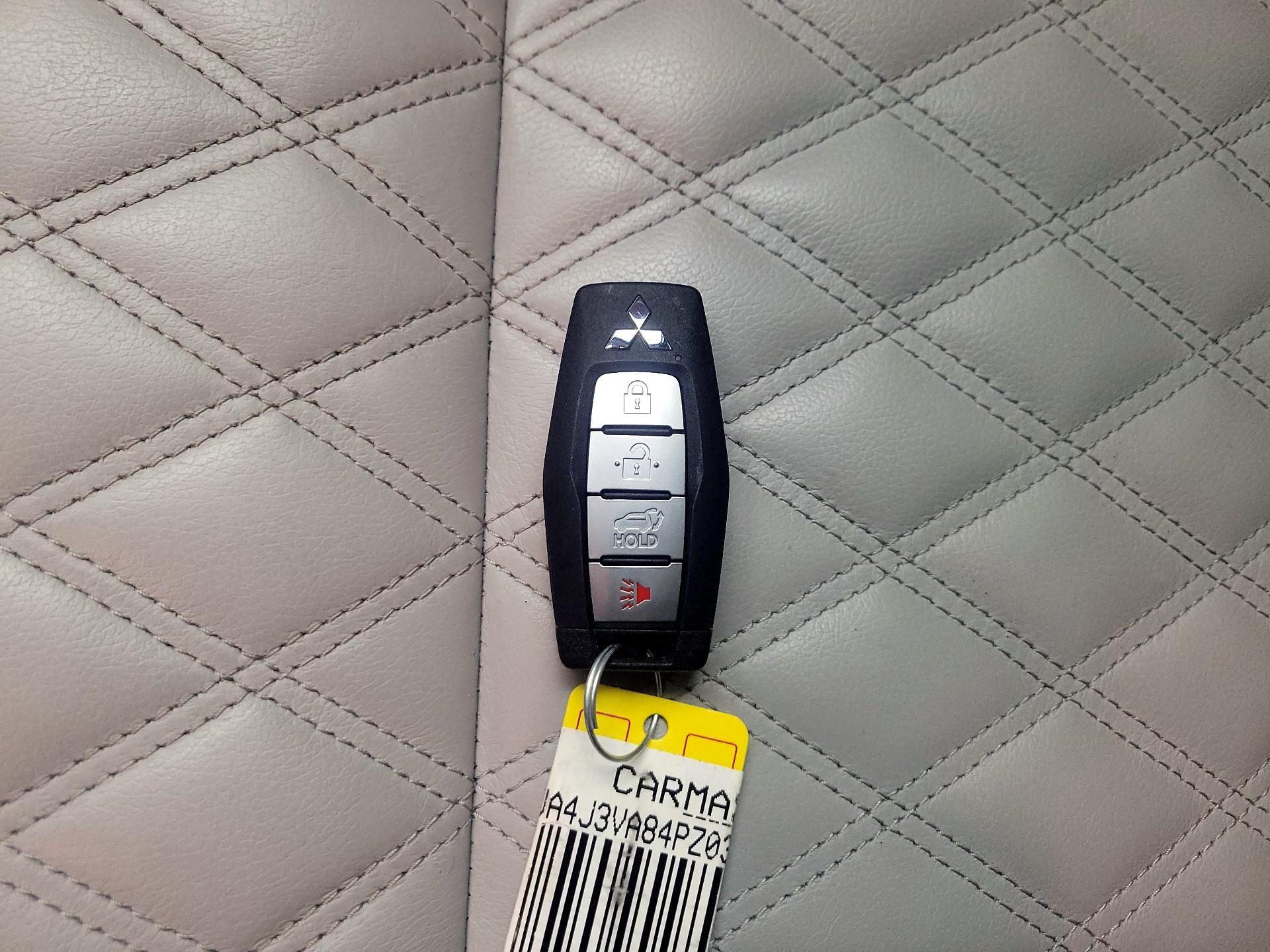 Thumbnail: 2023 Mitsubishi Outlander - 19