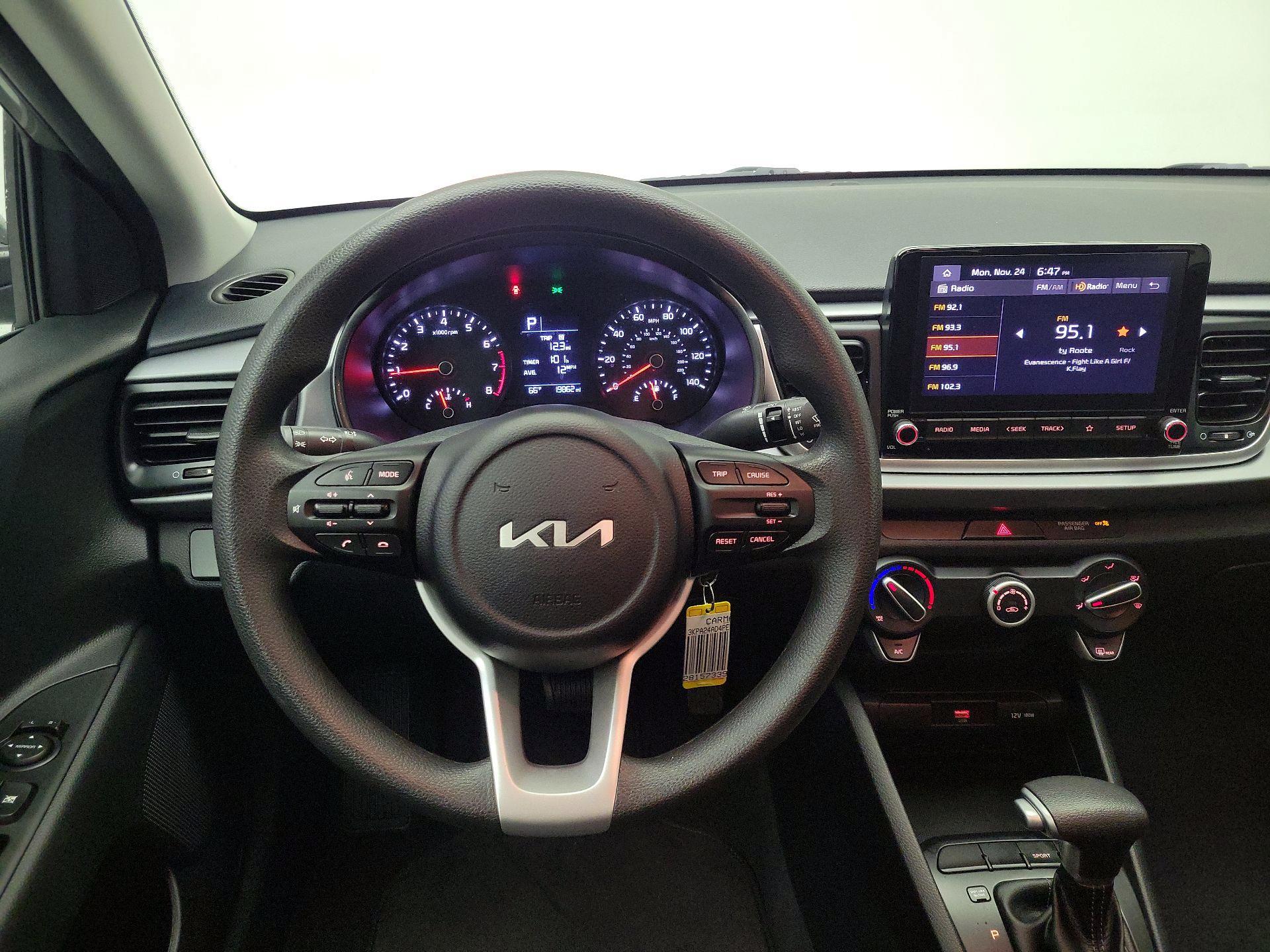 Thumbnail: 2023 Kia Rio - 10