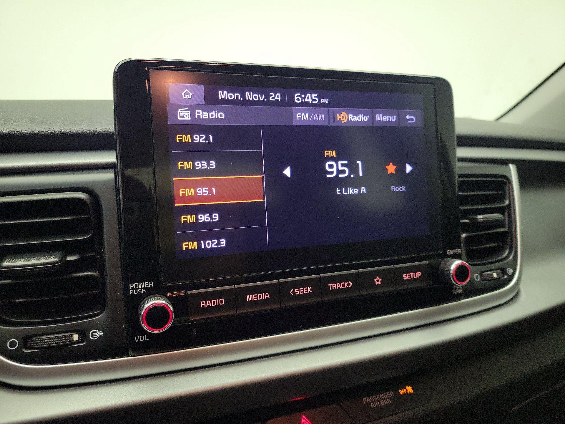 Thumbnail: 2023 Kia Rio - 15