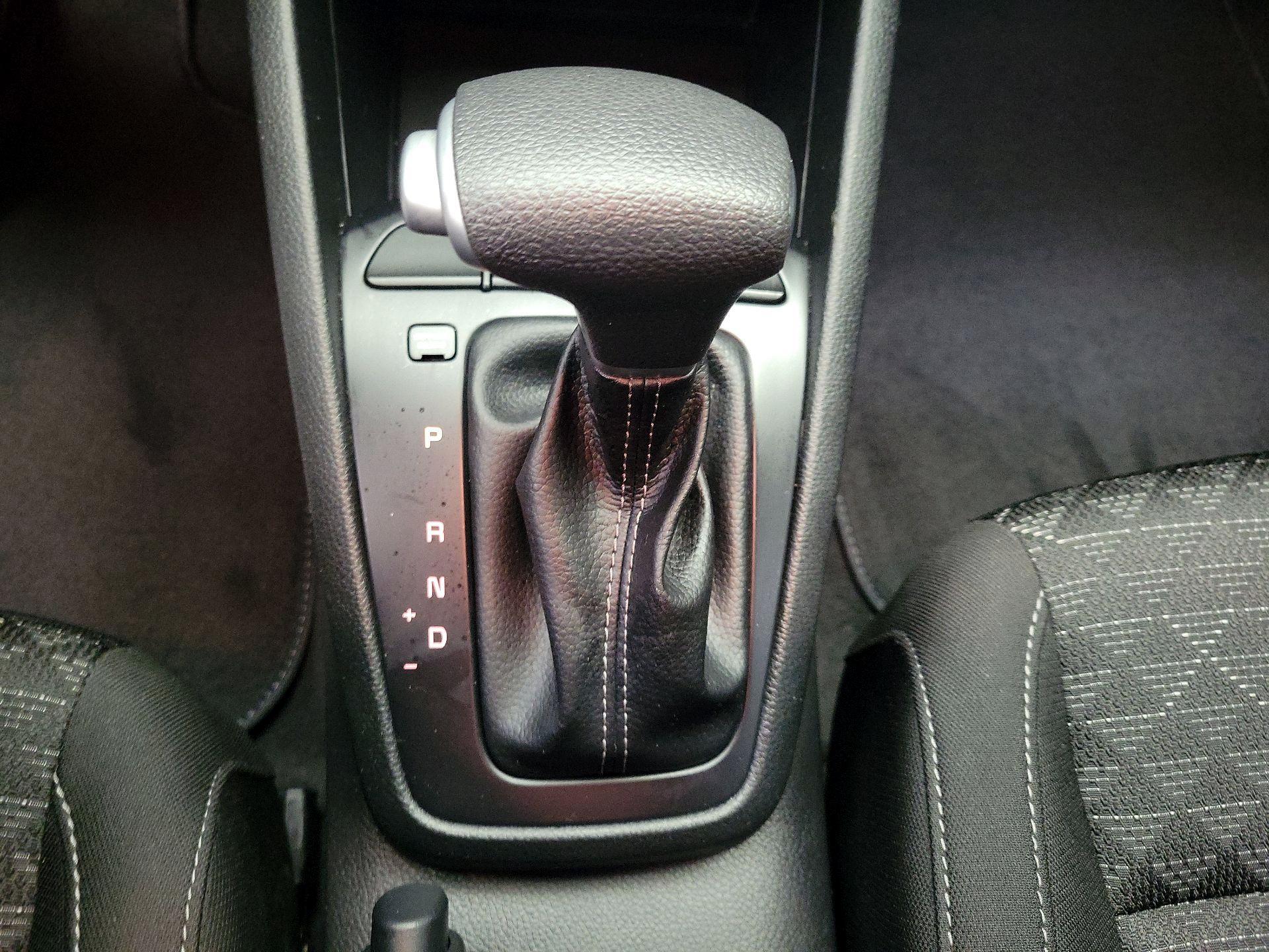 Thumbnail: 2023 Kia Rio - 17