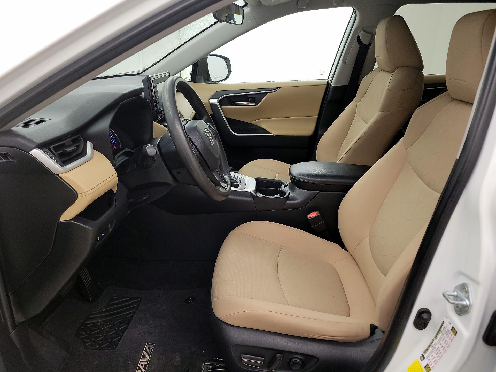 Thumbnail: 2021 Toyota RAV4 - 11