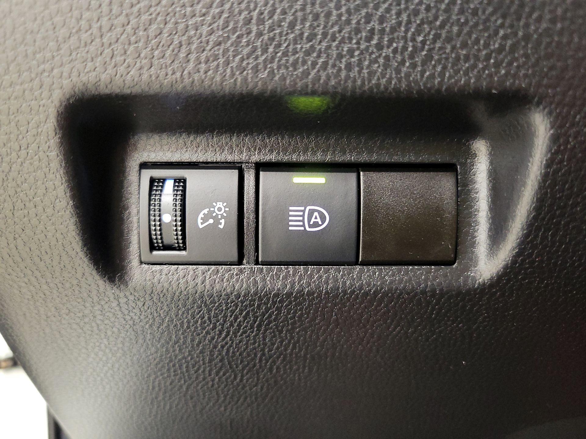 Thumbnail: 2021 Toyota RAV4 - 13