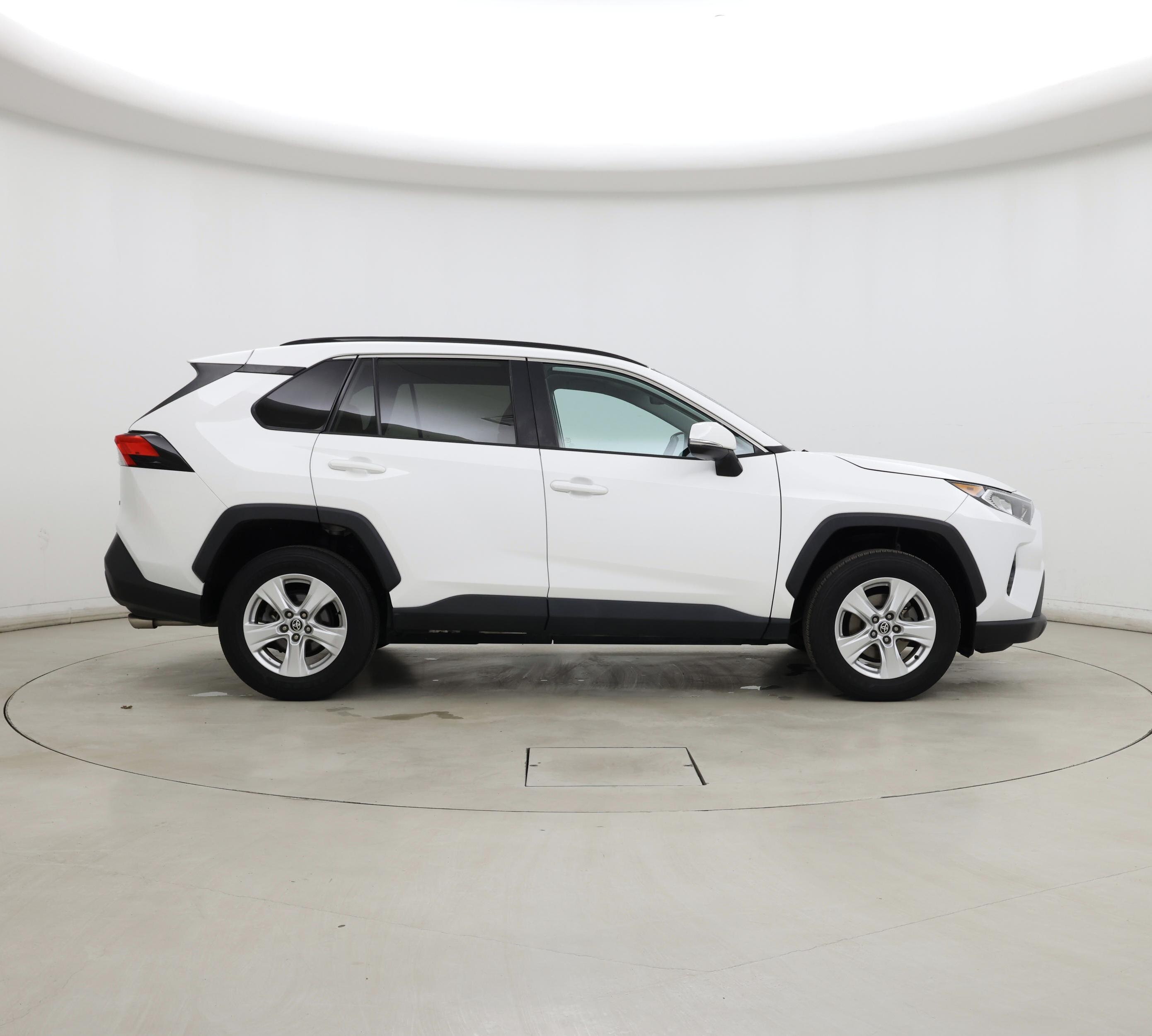 Thumbnail: 2021 Toyota RAV4 - 7