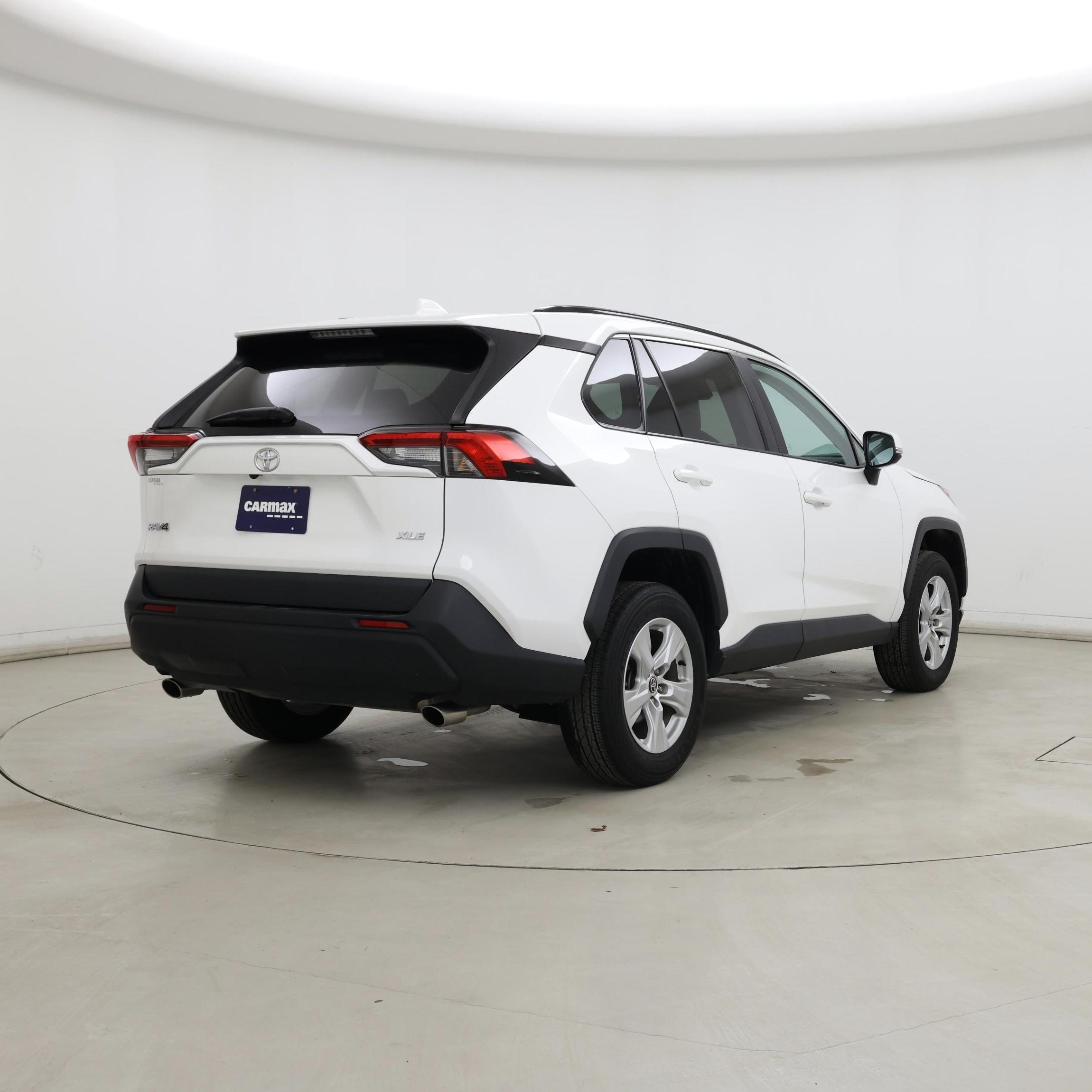 Thumbnail: 2021 Toyota RAV4 - 8