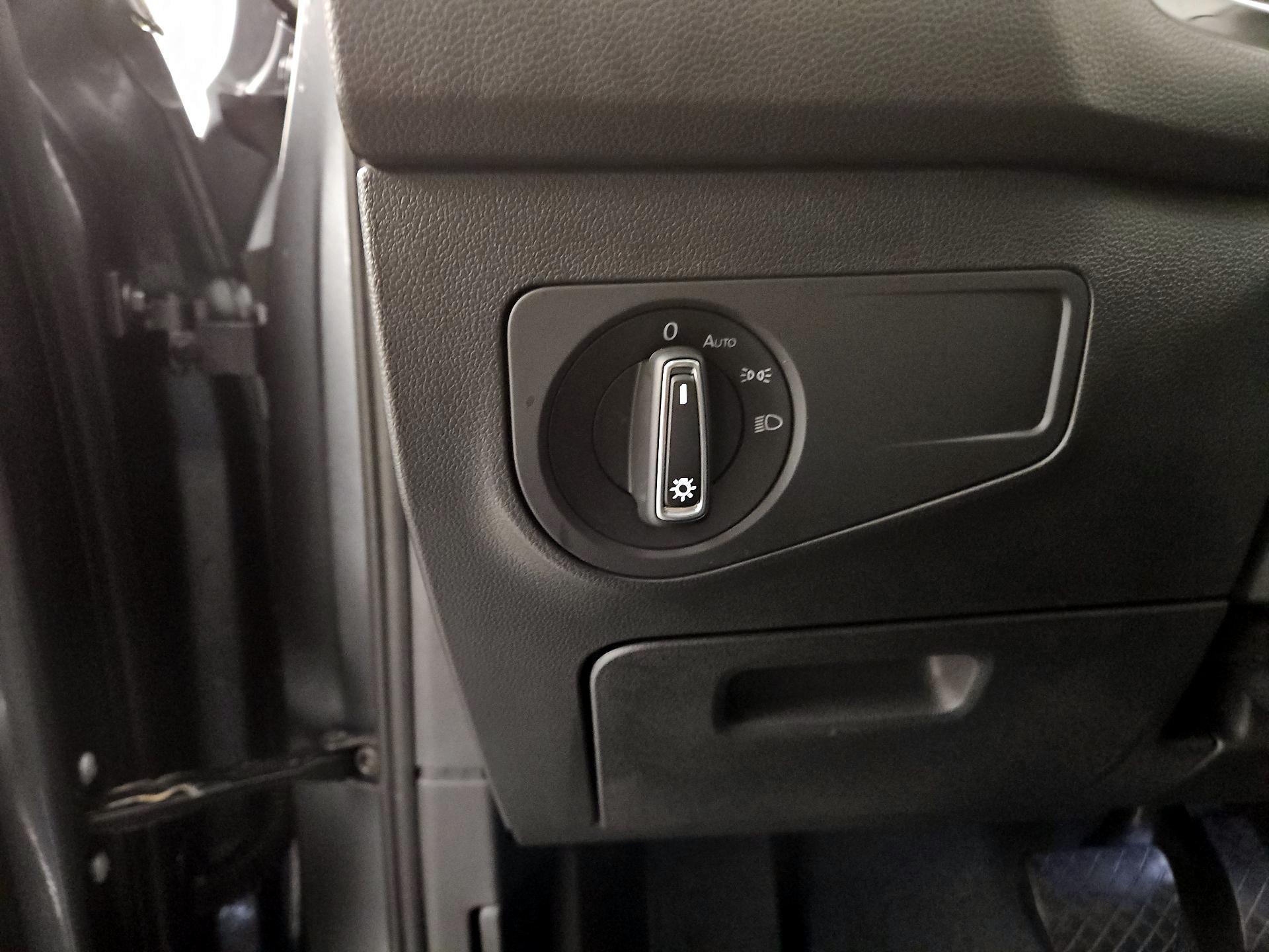 Thumbnail: 2024 Volkswagen Tiguan - 13