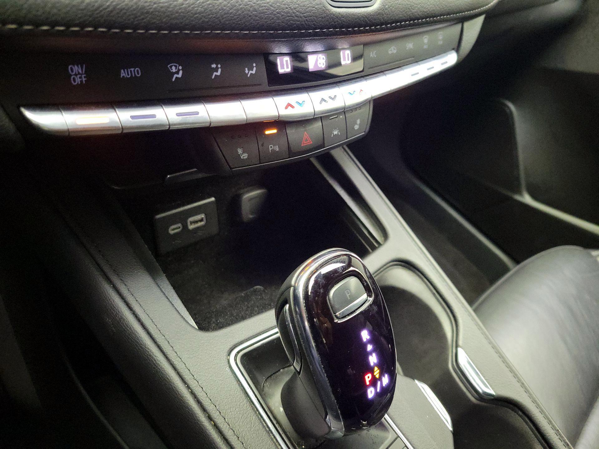 Thumbnail: 2023 Cadillac XT4 - 16