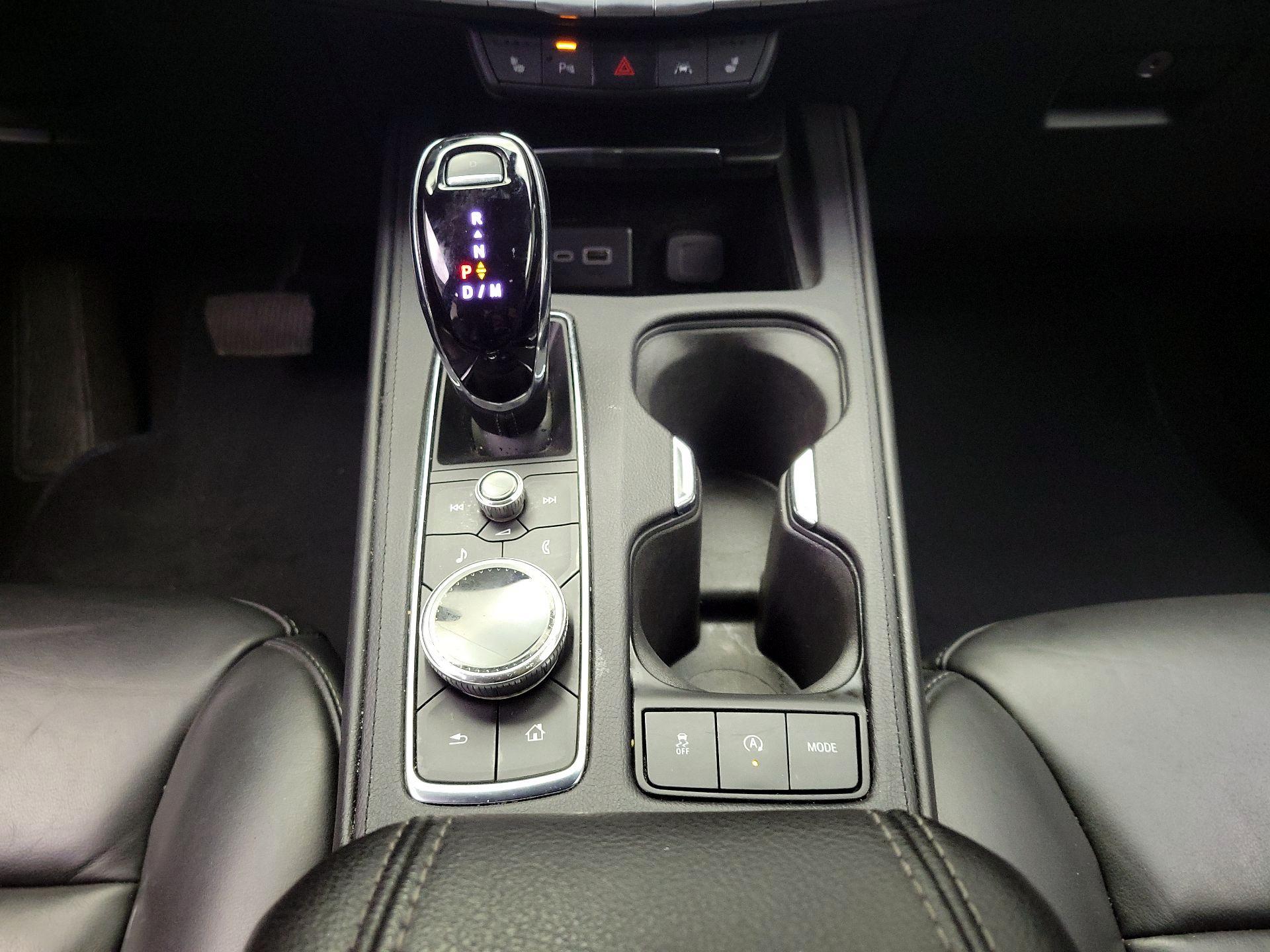 Thumbnail: 2023 Cadillac XT4 - 17