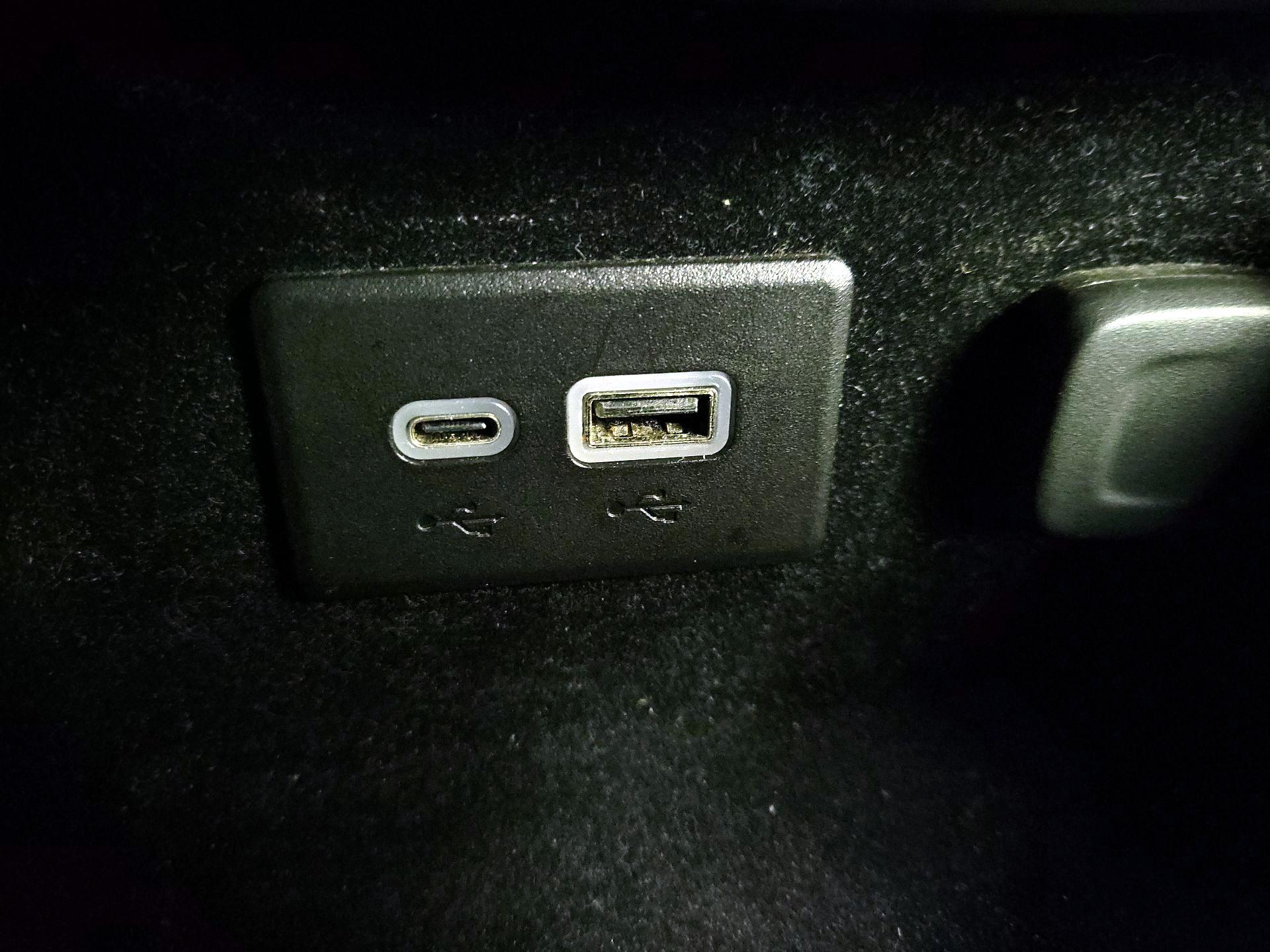 Thumbnail: 2023 Cadillac XT4 - 18