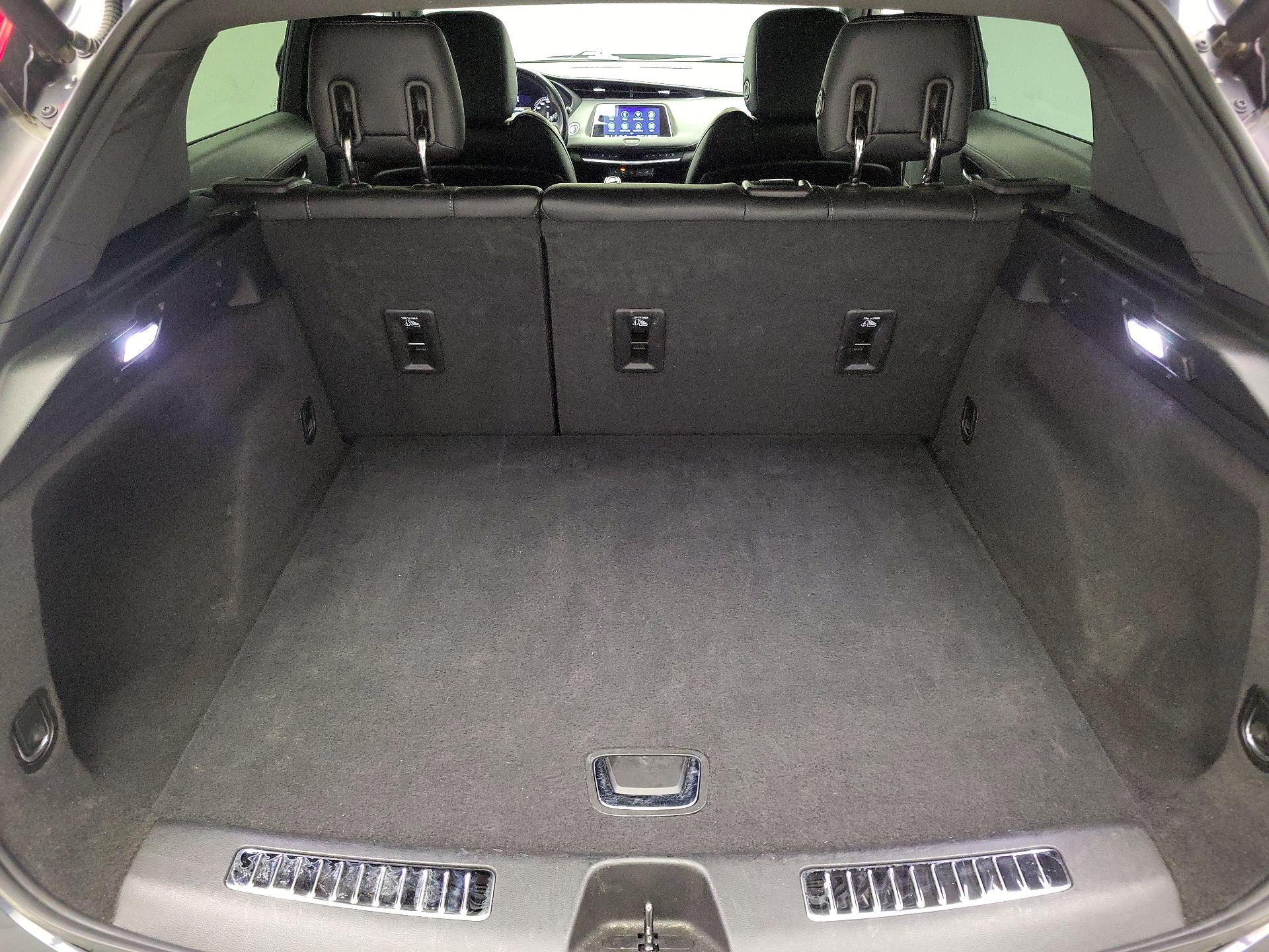 Thumbnail: 2023 Cadillac XT4 - 20