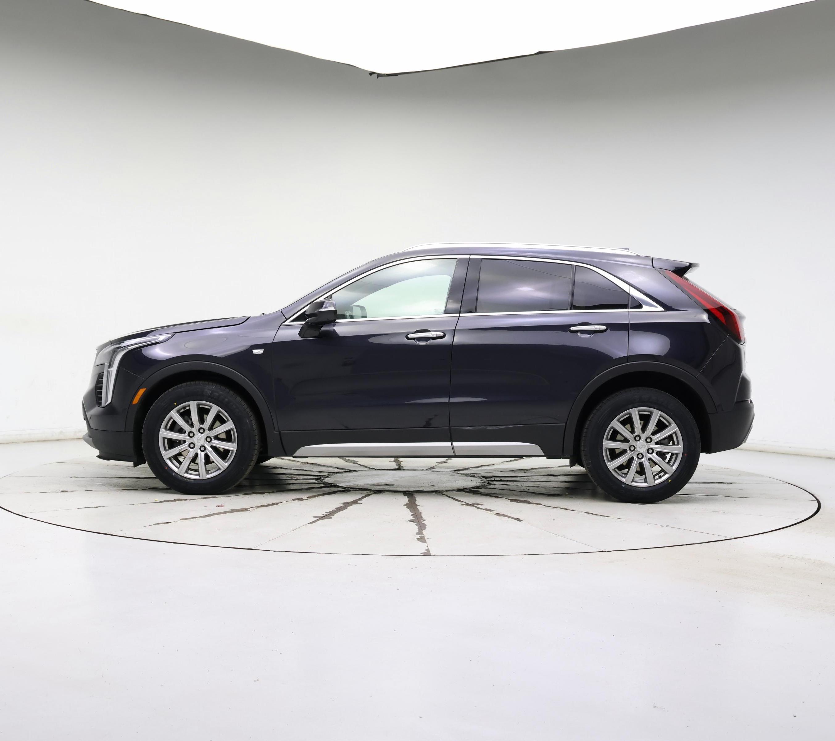 Thumbnail: 2023 Cadillac XT4 - 3