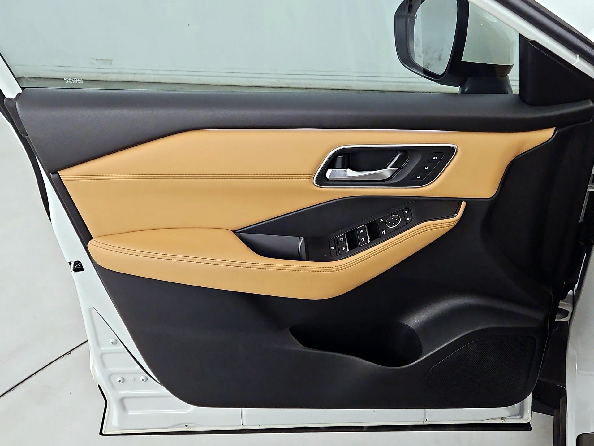 Thumbnail: 2023 Nissan Rogue - 12