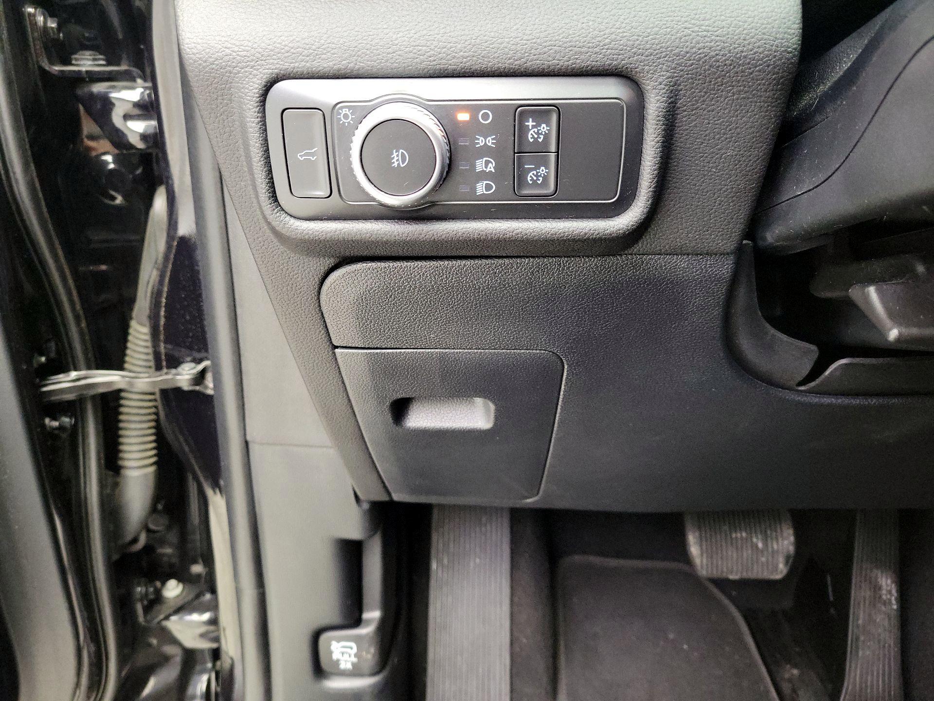 Thumbnail: 2022 Ford Explorer - 13