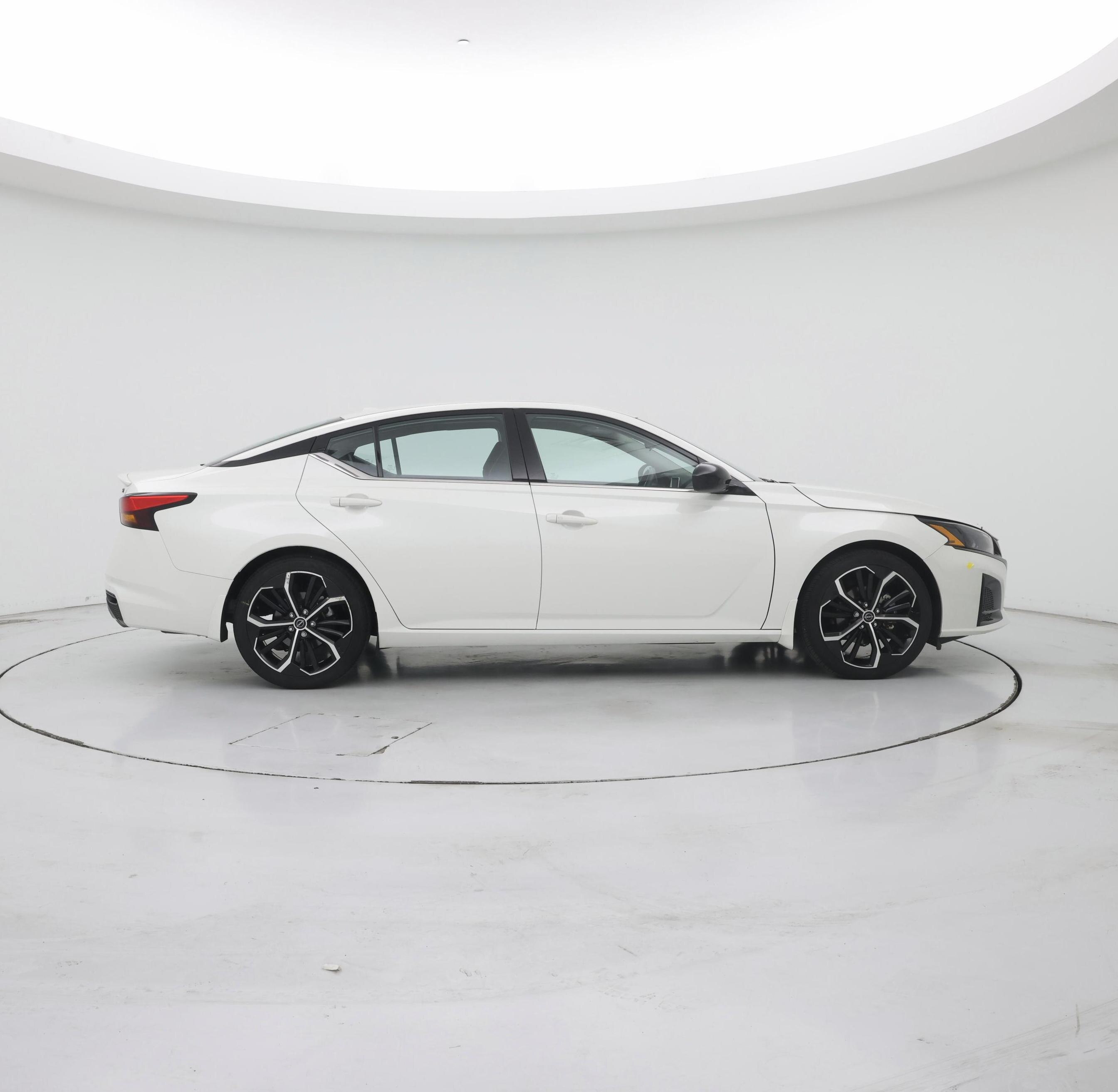 Thumbnail: 2023 Nissan Altima - 7