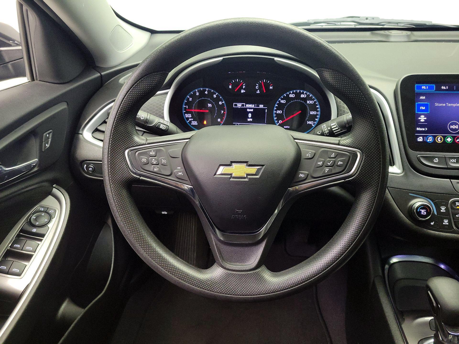 Thumbnail: 2023 Chevrolet Malibu - 10