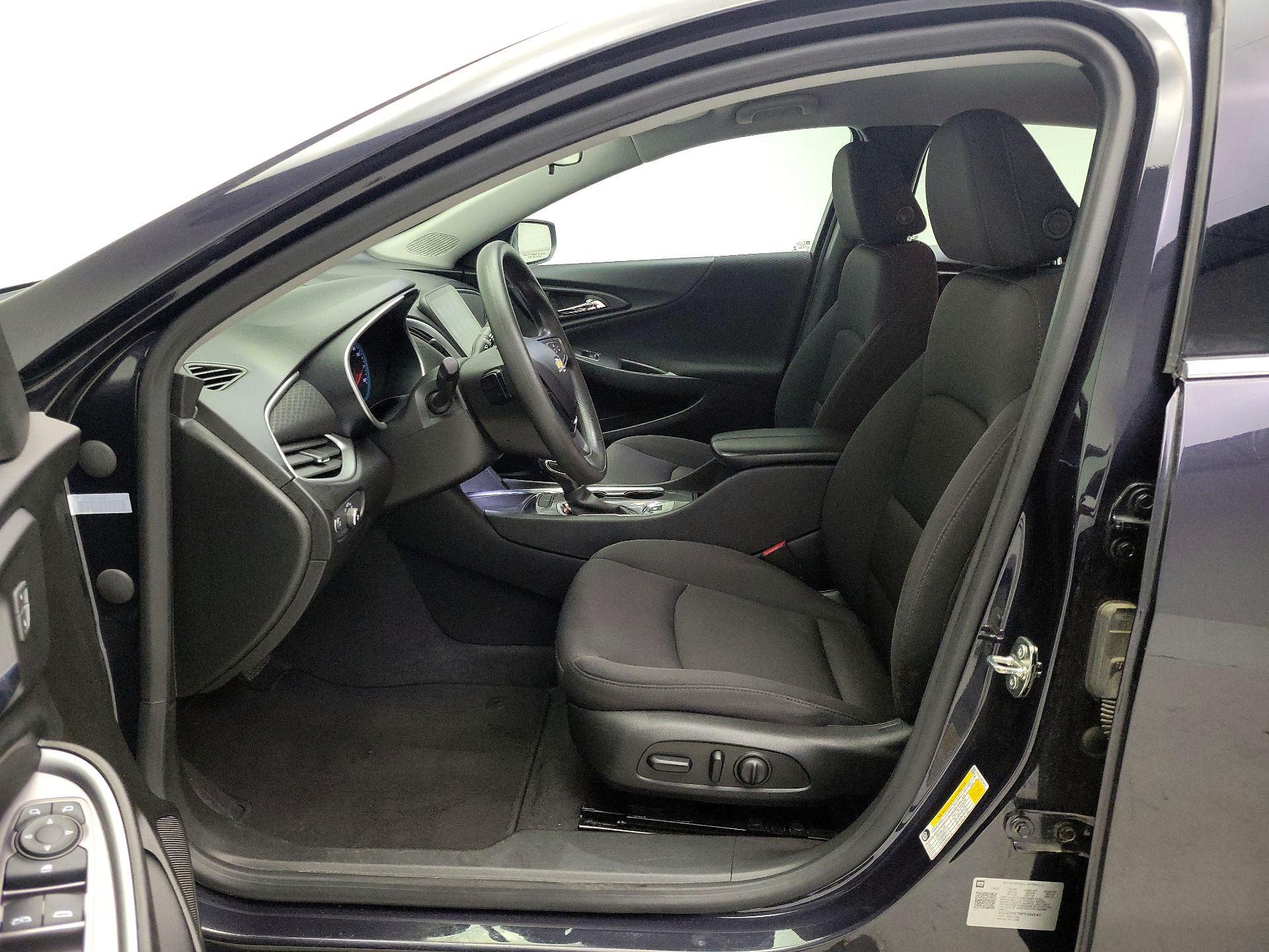 Thumbnail: 2023 Chevrolet Malibu - 11