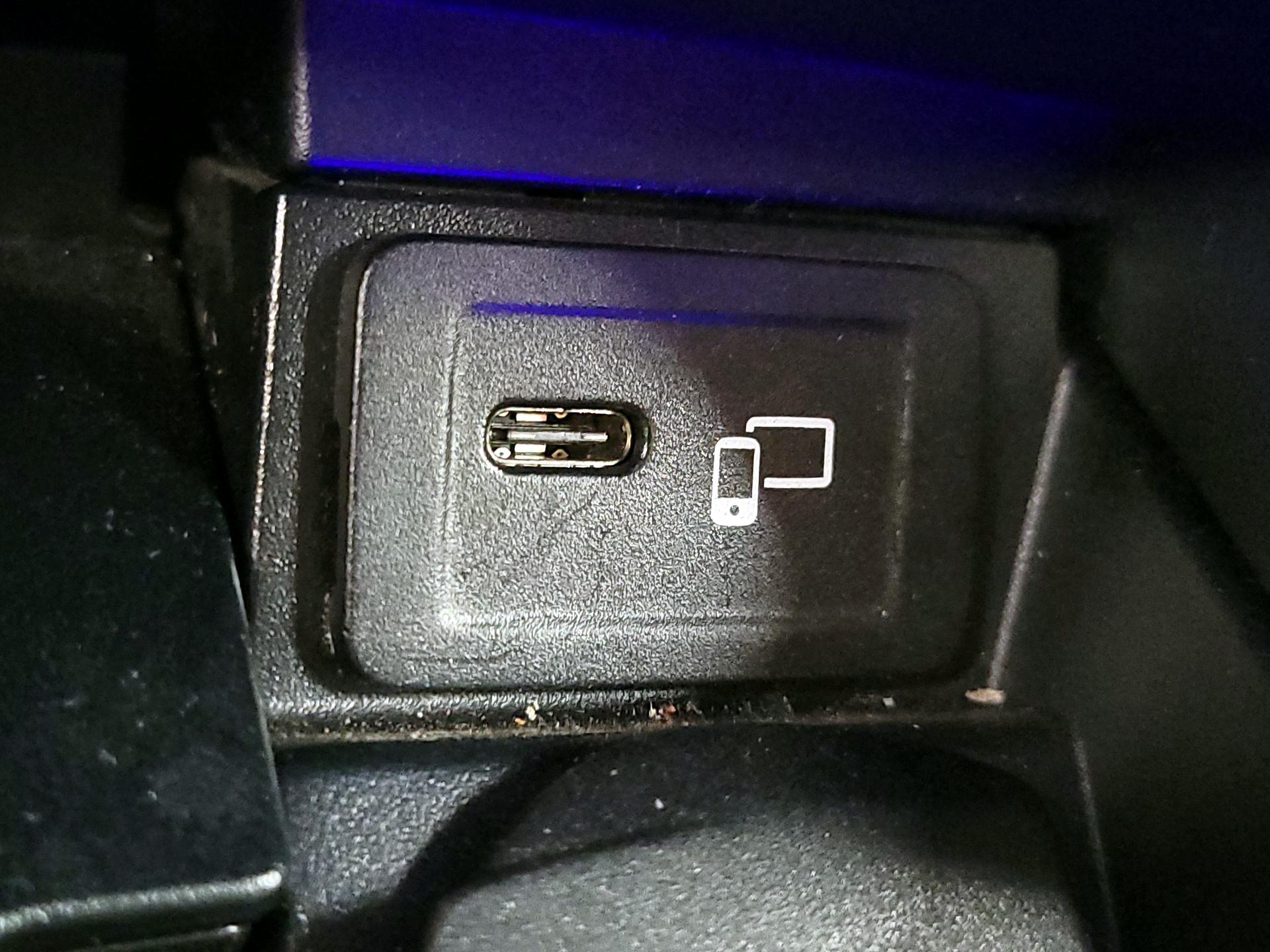 Thumbnail: 2022 Mercedes-Benz E-Class - 19