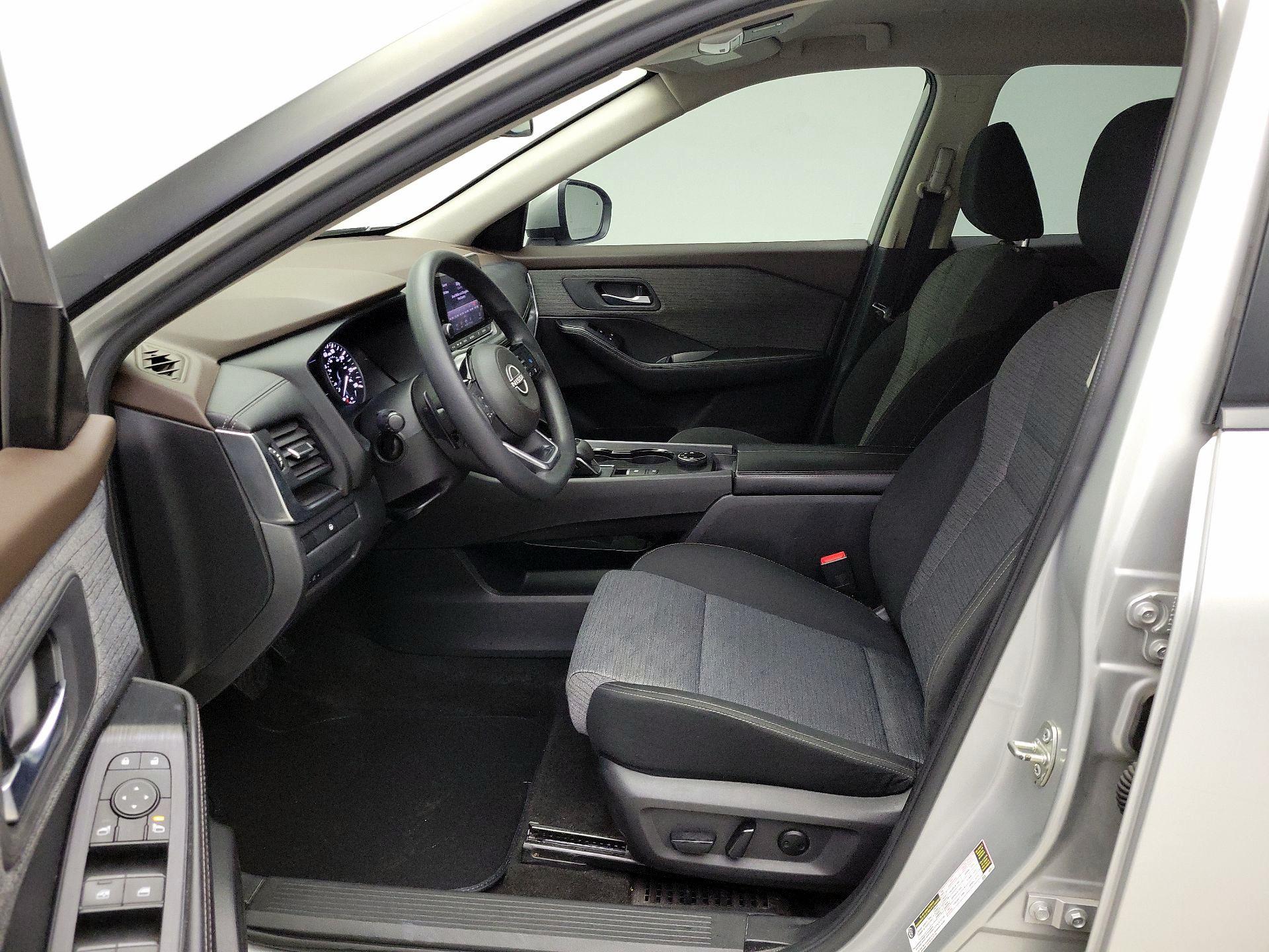 Thumbnail: 2023 Nissan Rogue - 11