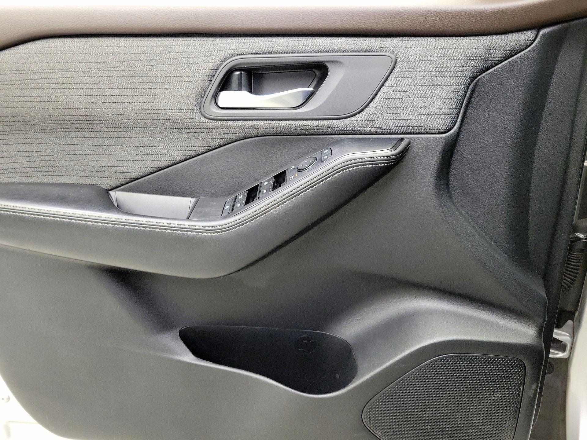 Thumbnail: 2023 Nissan Rogue - 12