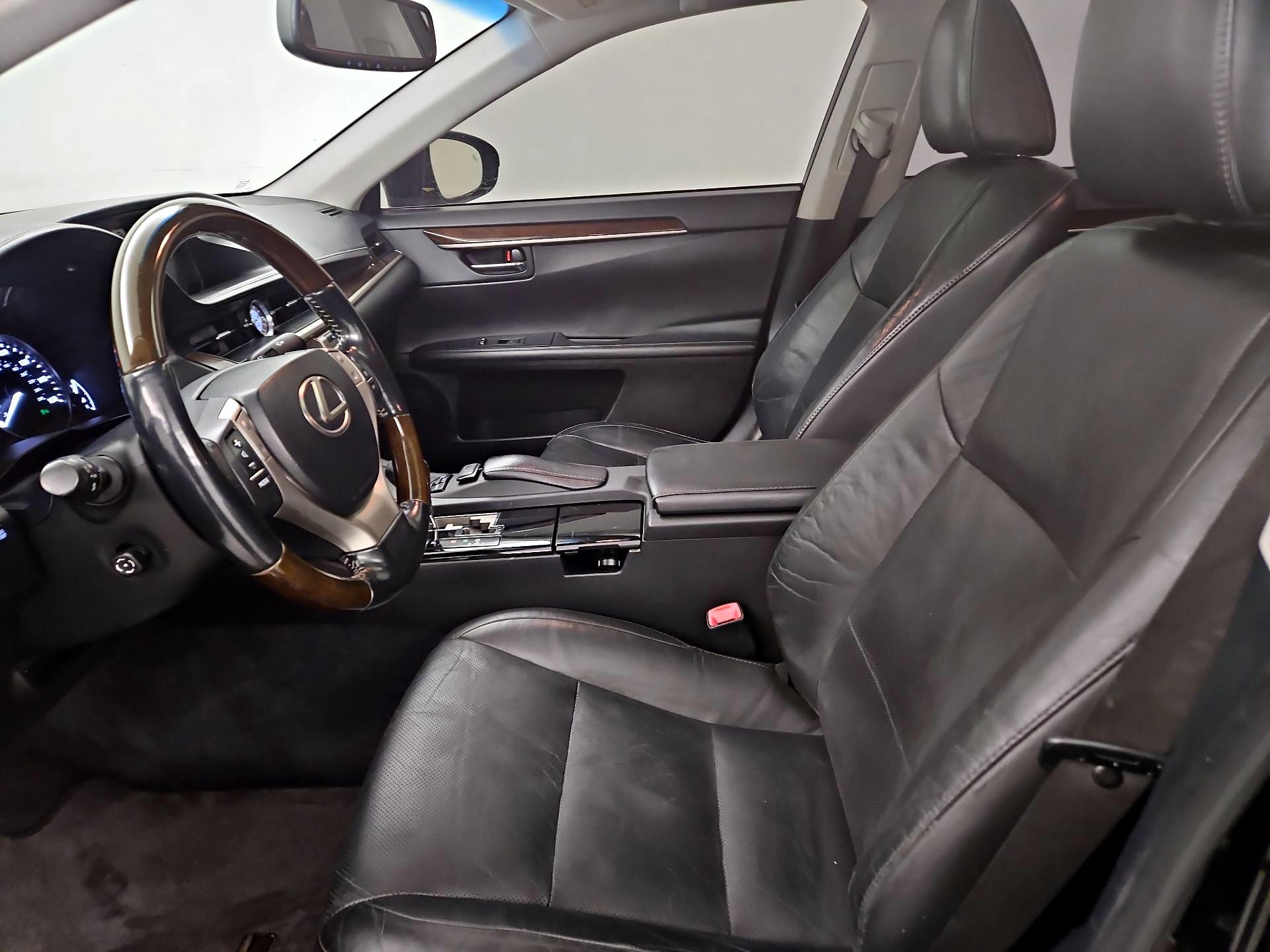 Thumbnail: 2014 Lexus ES - 11