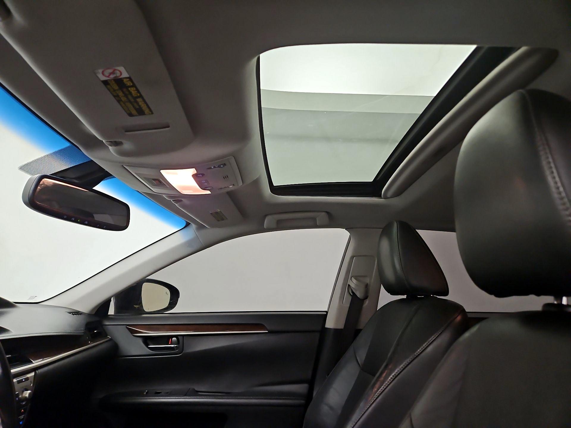 Thumbnail: 2014 Lexus ES - 19