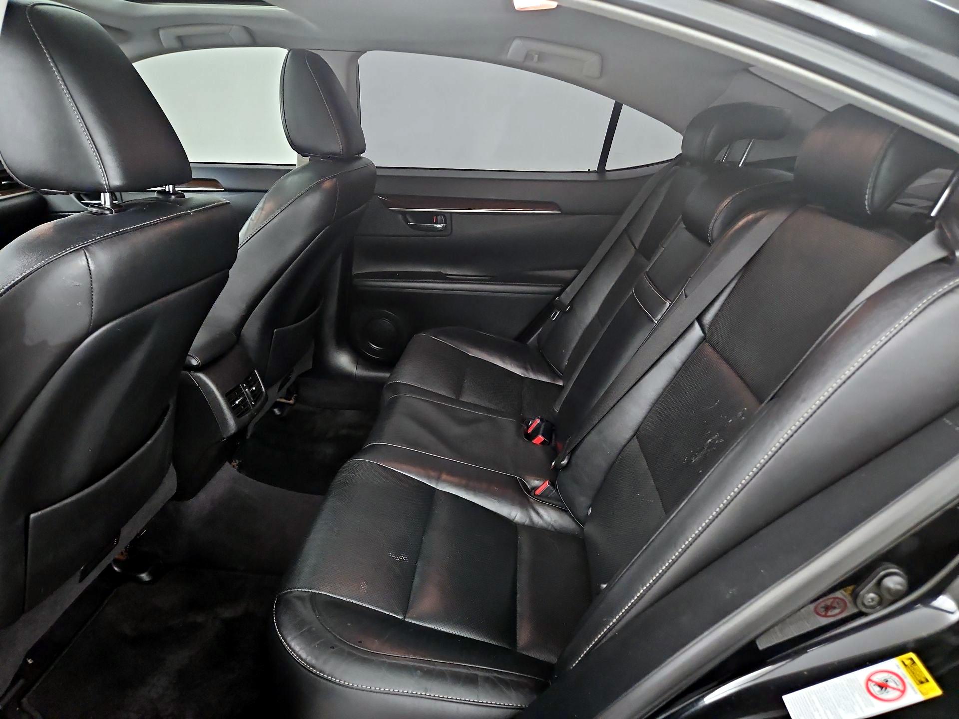 Thumbnail: 2014 Lexus ES - 20