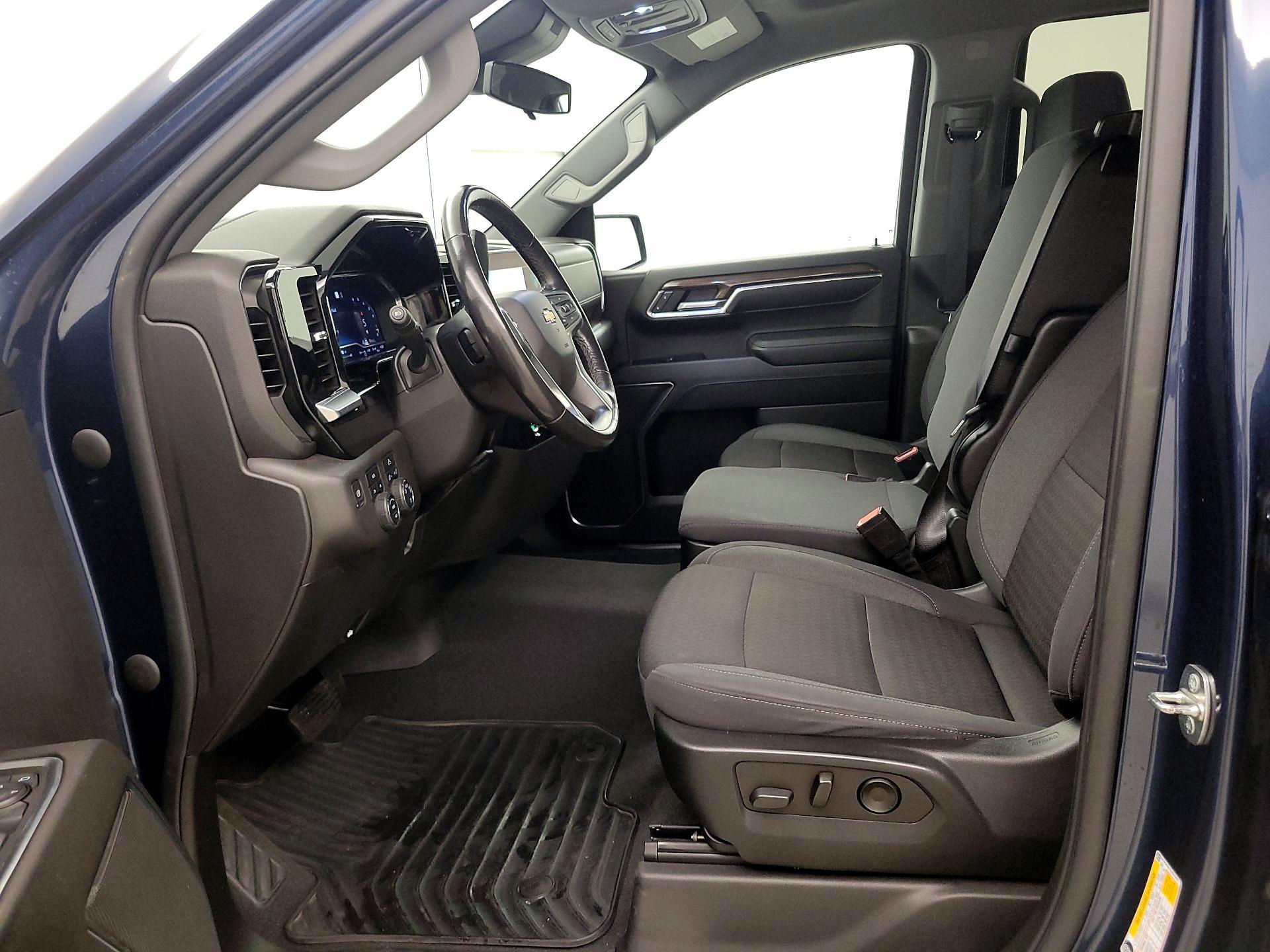 Thumbnail: 2022 Chevrolet Silverado 1500 - 11