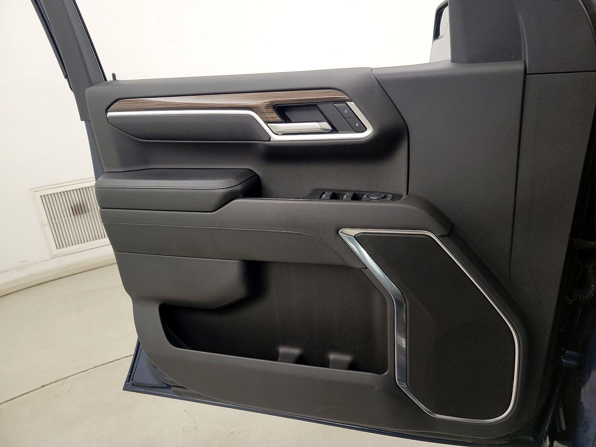 Thumbnail: 2022 Chevrolet Silverado 1500 - 12