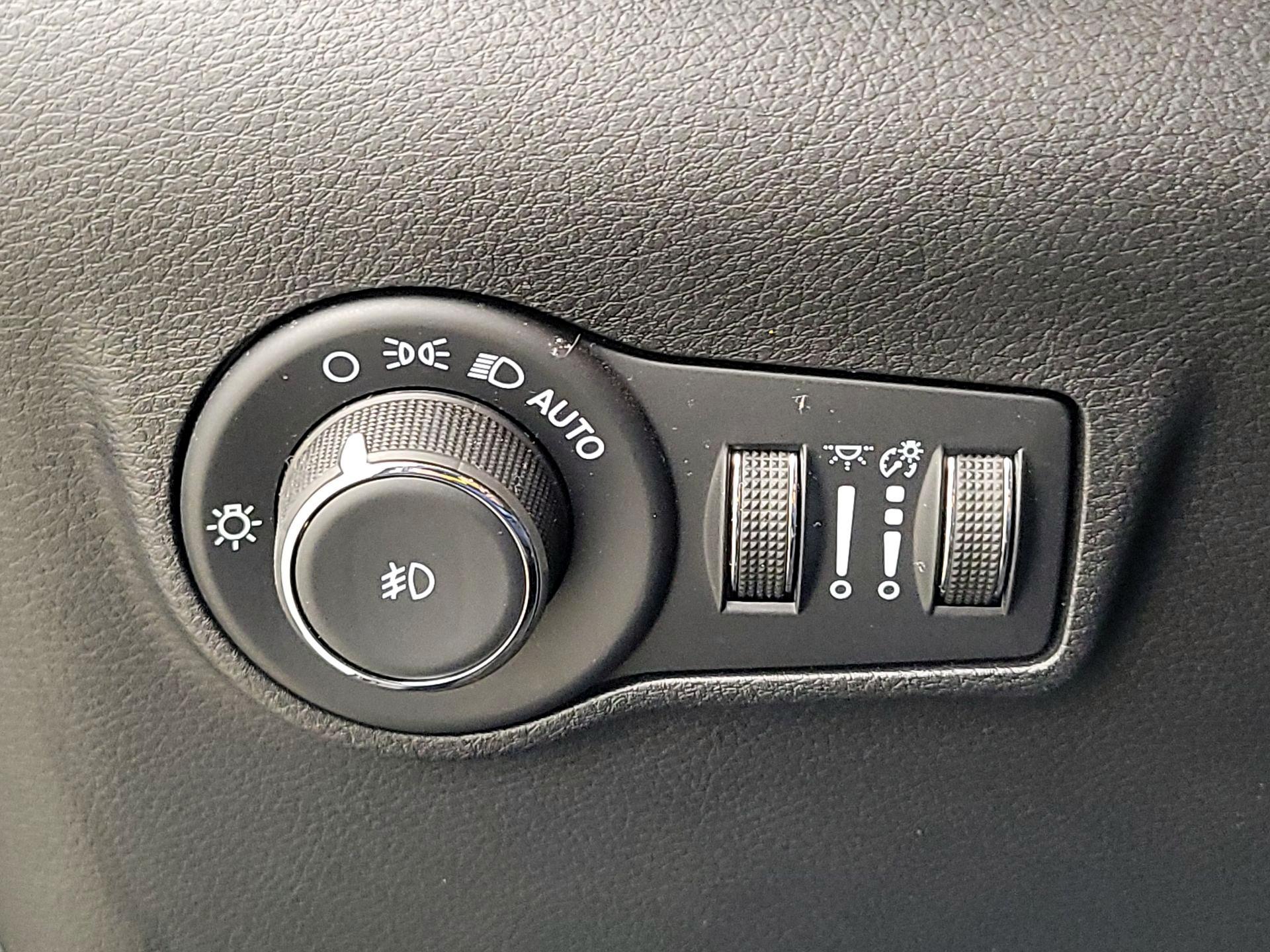 Thumbnail: 2022 Jeep Compass - 13