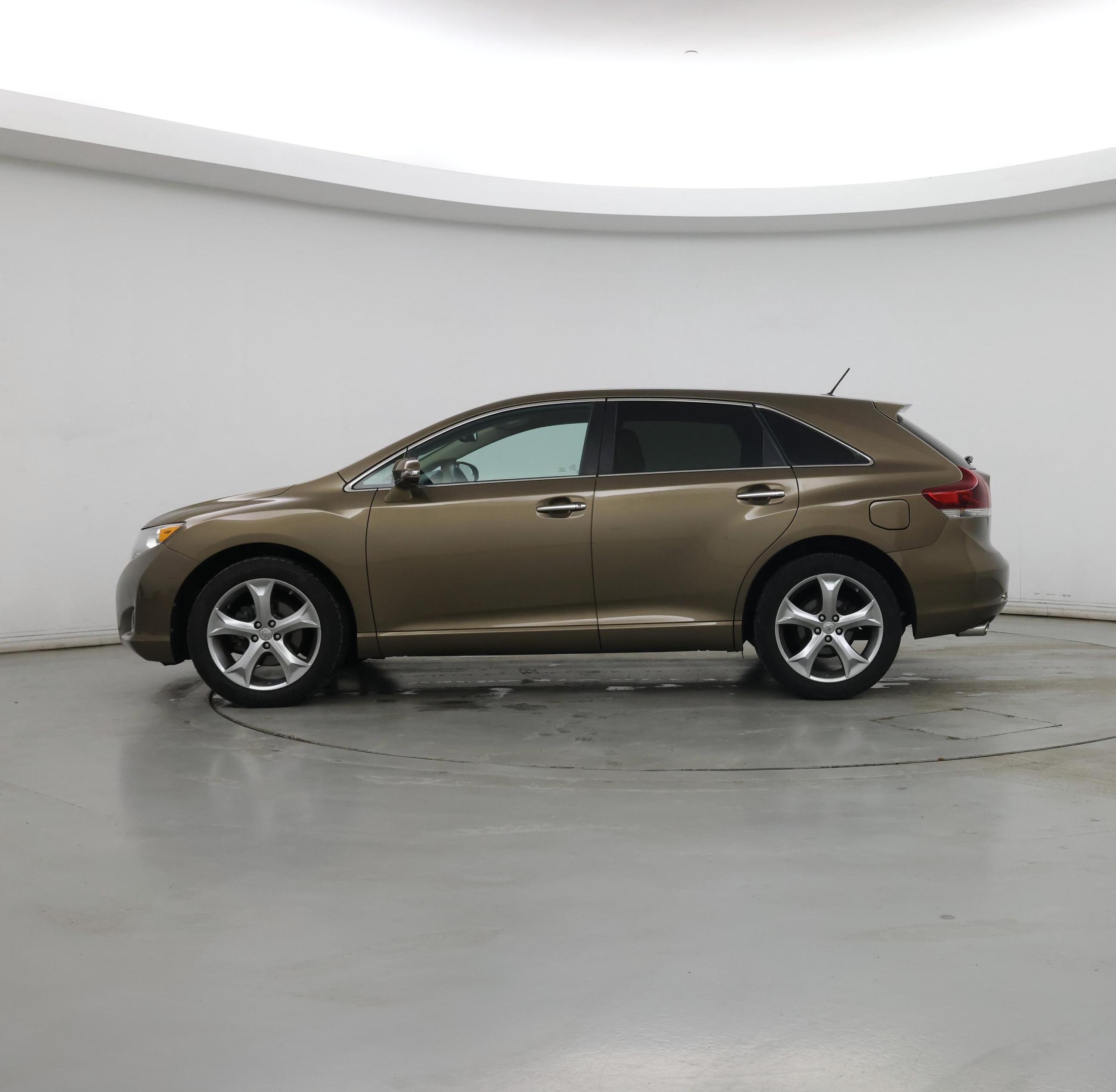 Thumbnail: 2014 Toyota Venza - 3