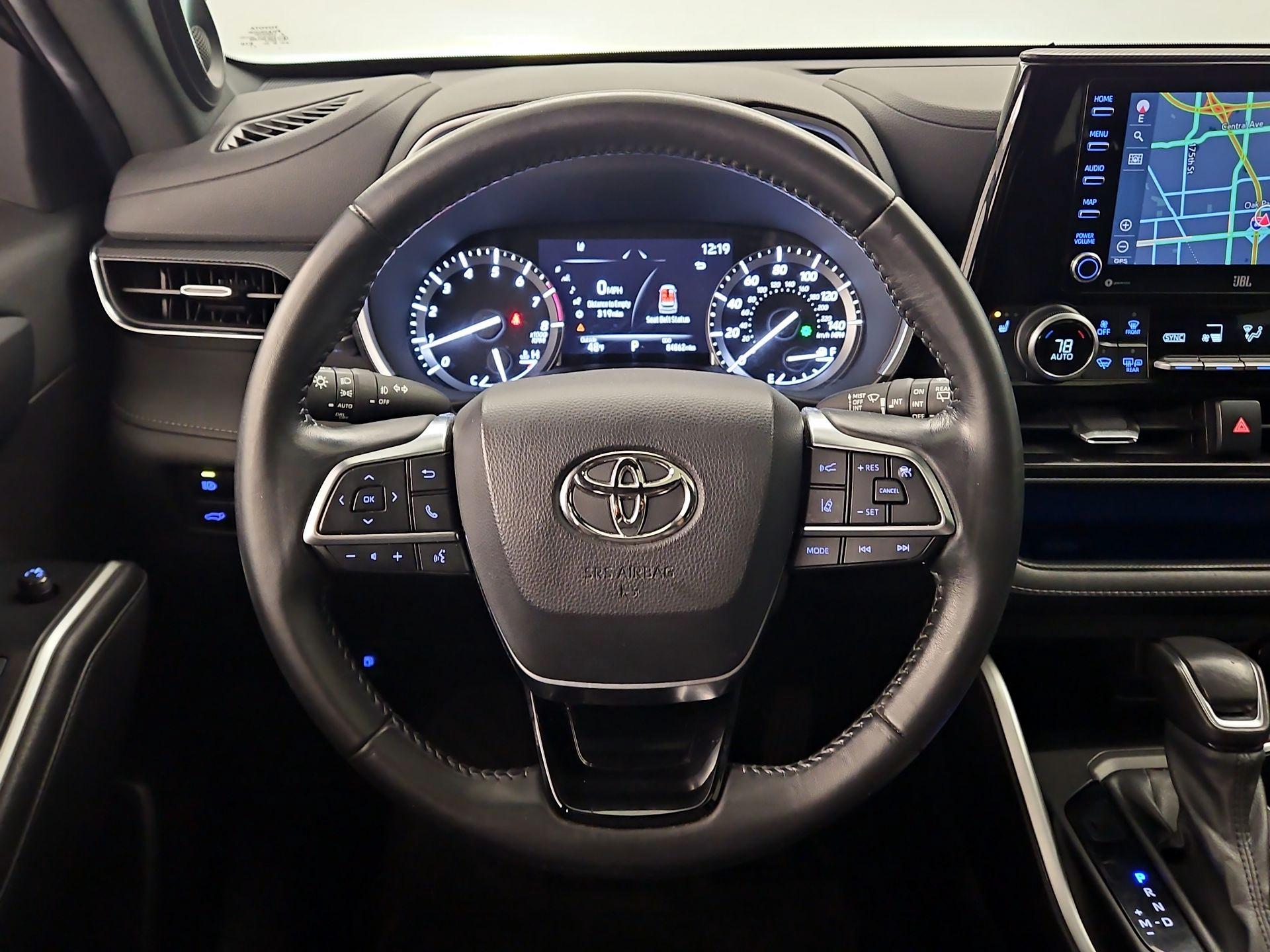 Thumbnail: 2021 Toyota Highlander - 10