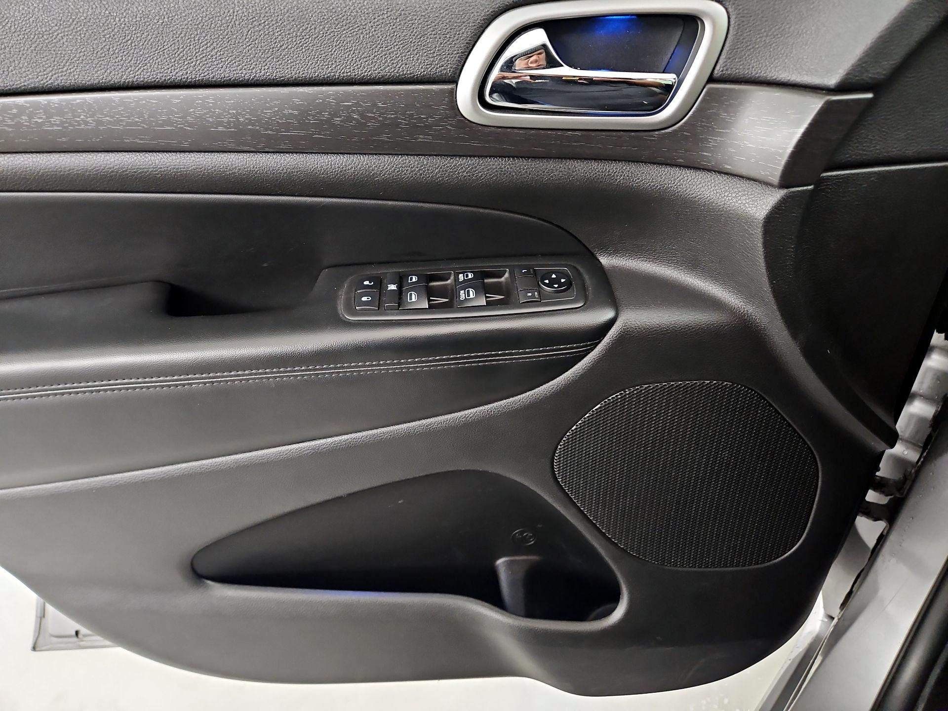 Thumbnail: 2018 Jeep Grand Cherokee - 12