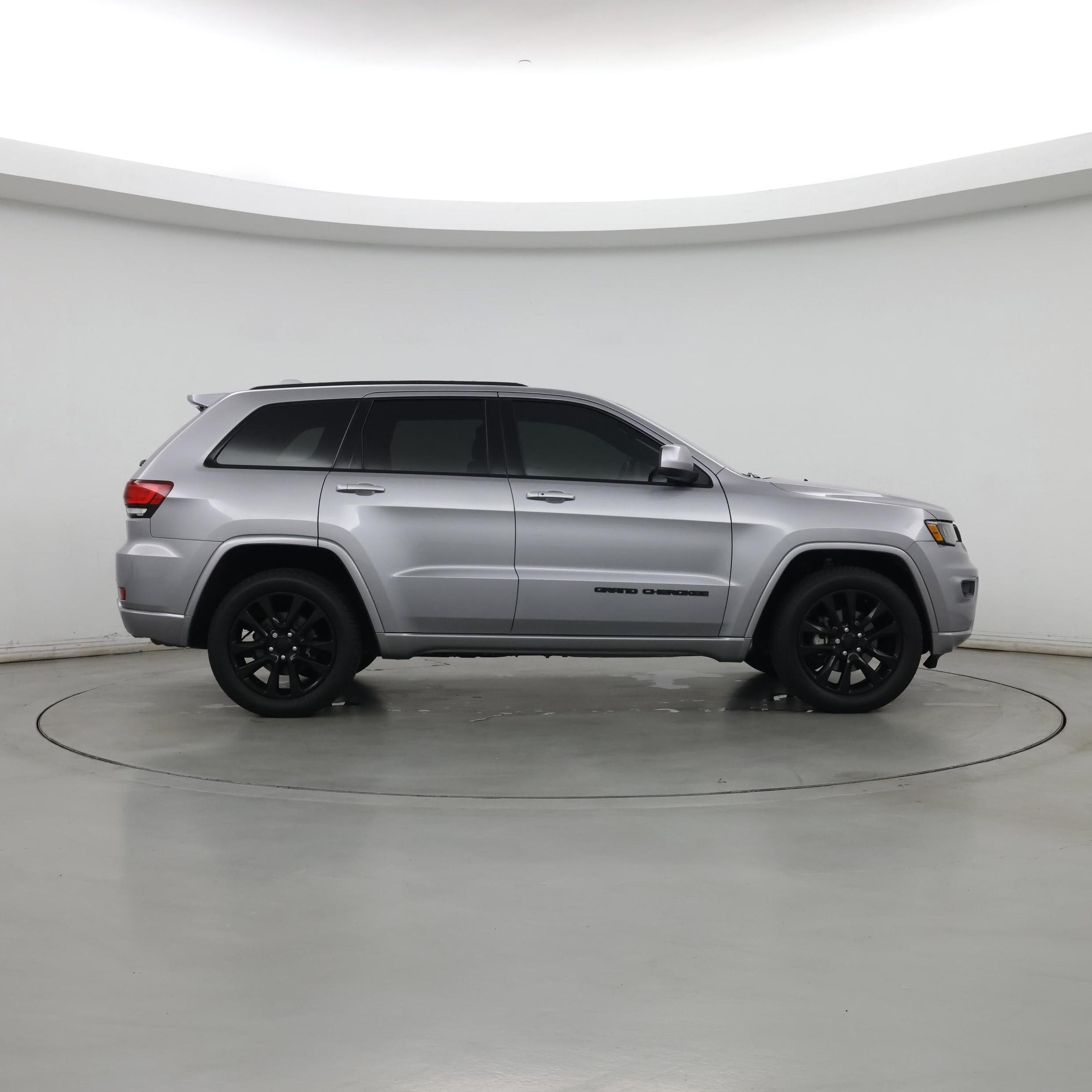 Thumbnail: 2018 Jeep Grand Cherokee - 7