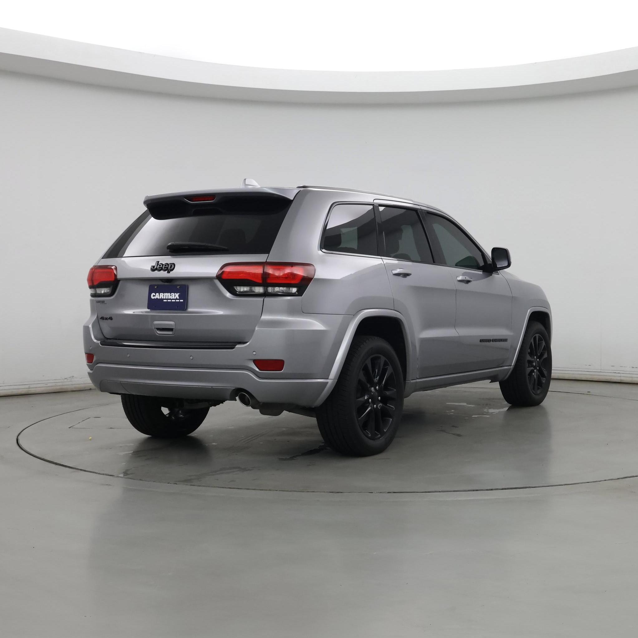 Thumbnail: 2018 Jeep Grand Cherokee - 8