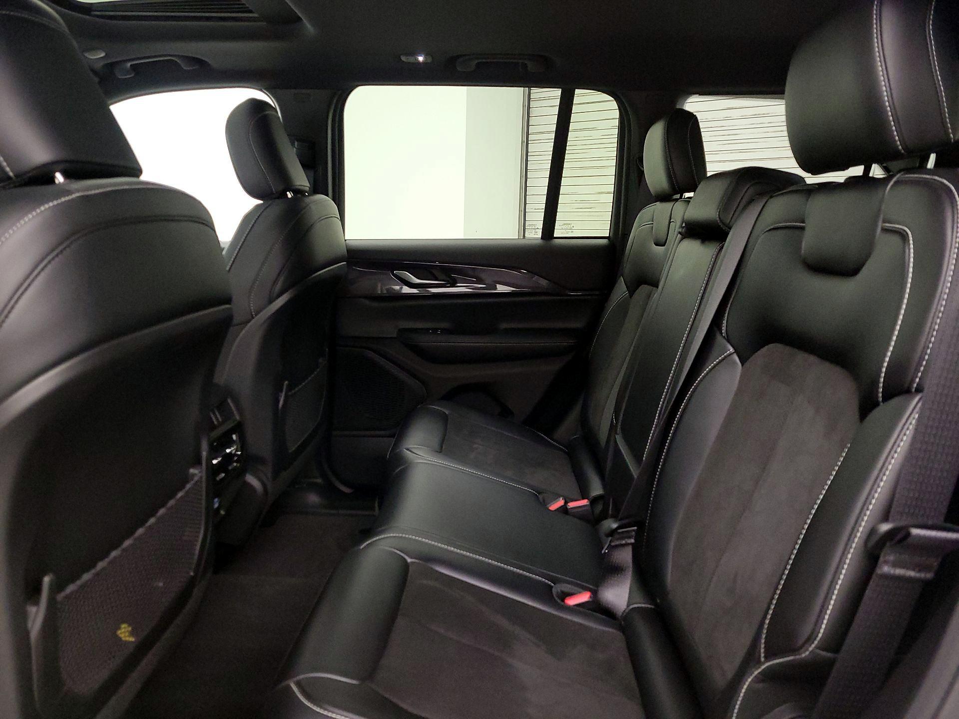 Thumbnail: 2023 Jeep Grand Cherokee - 20