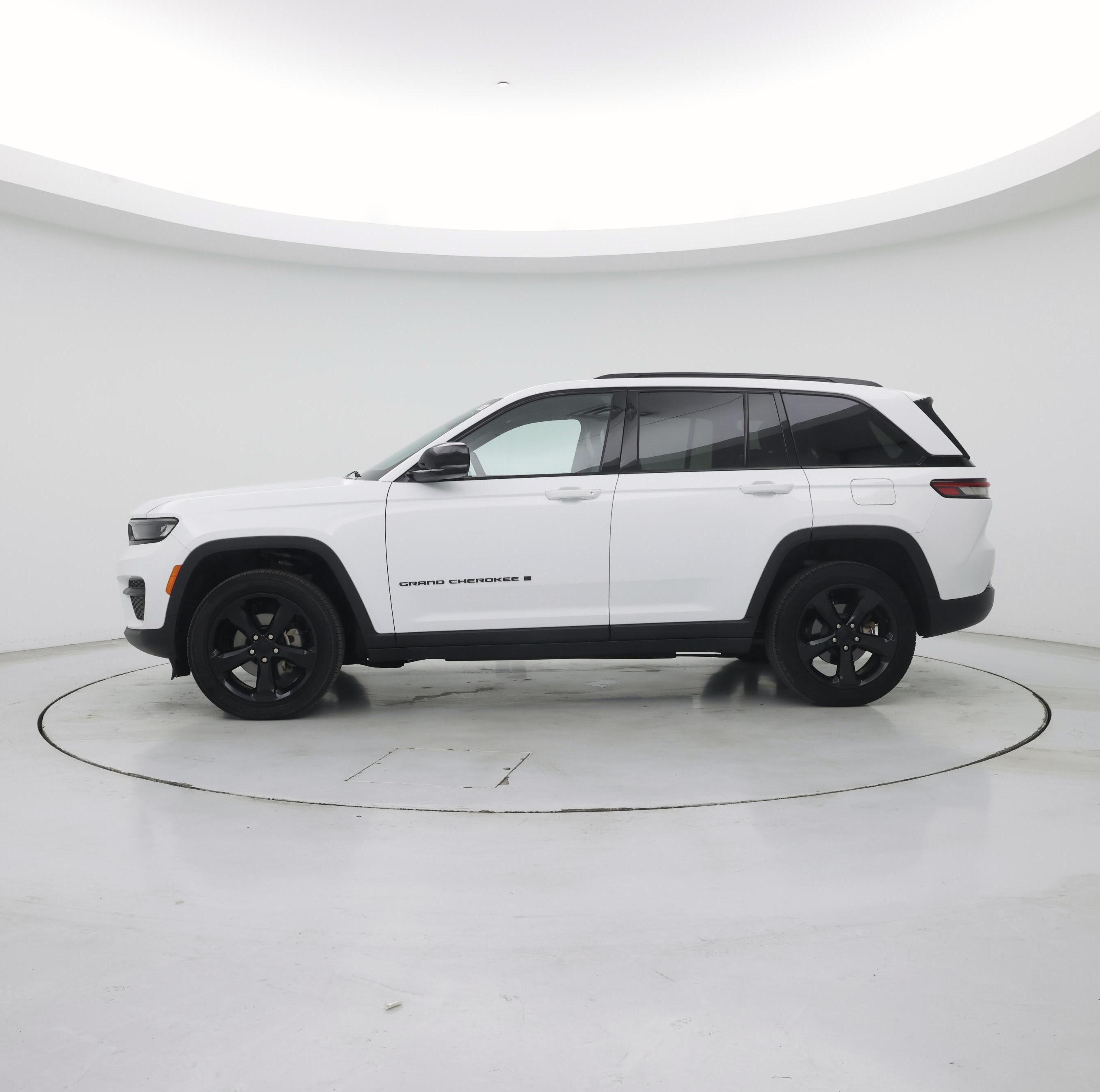 Thumbnail: 2023 Jeep Grand Cherokee - 3