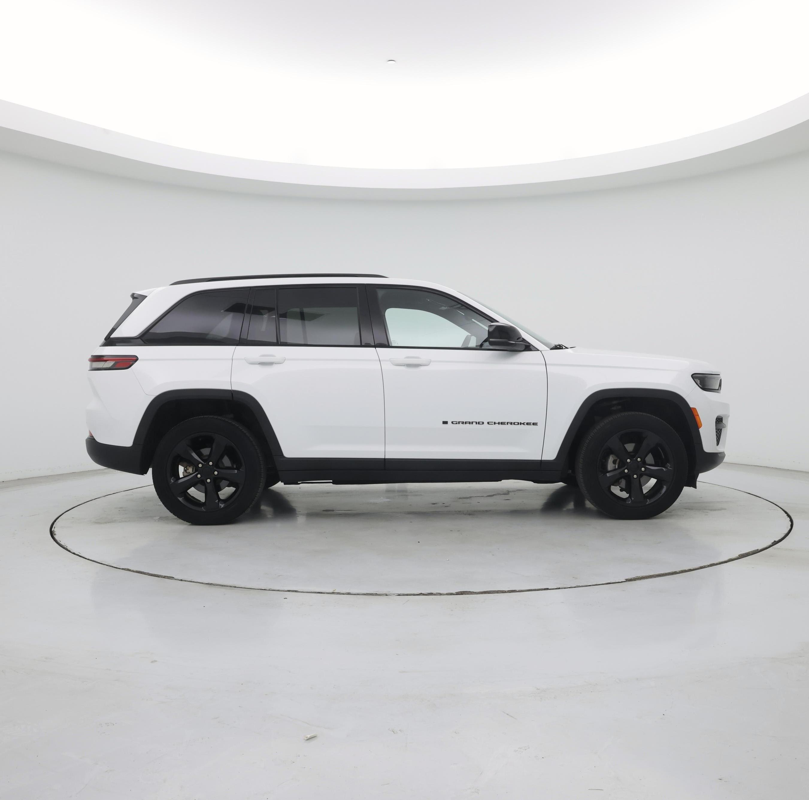 Thumbnail: 2023 Jeep Grand Cherokee - 7