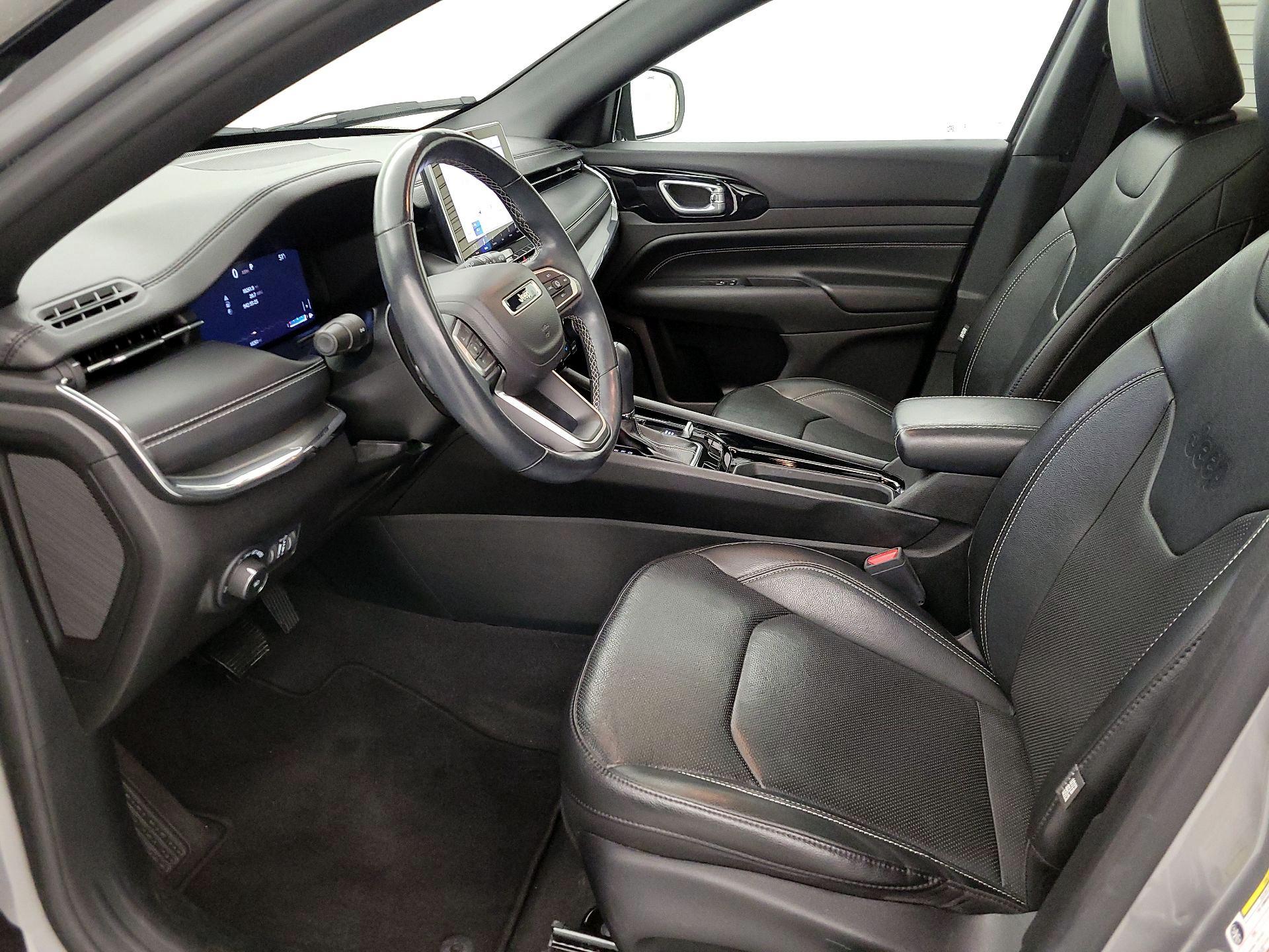 Thumbnail: 2022 Jeep Compass - 11