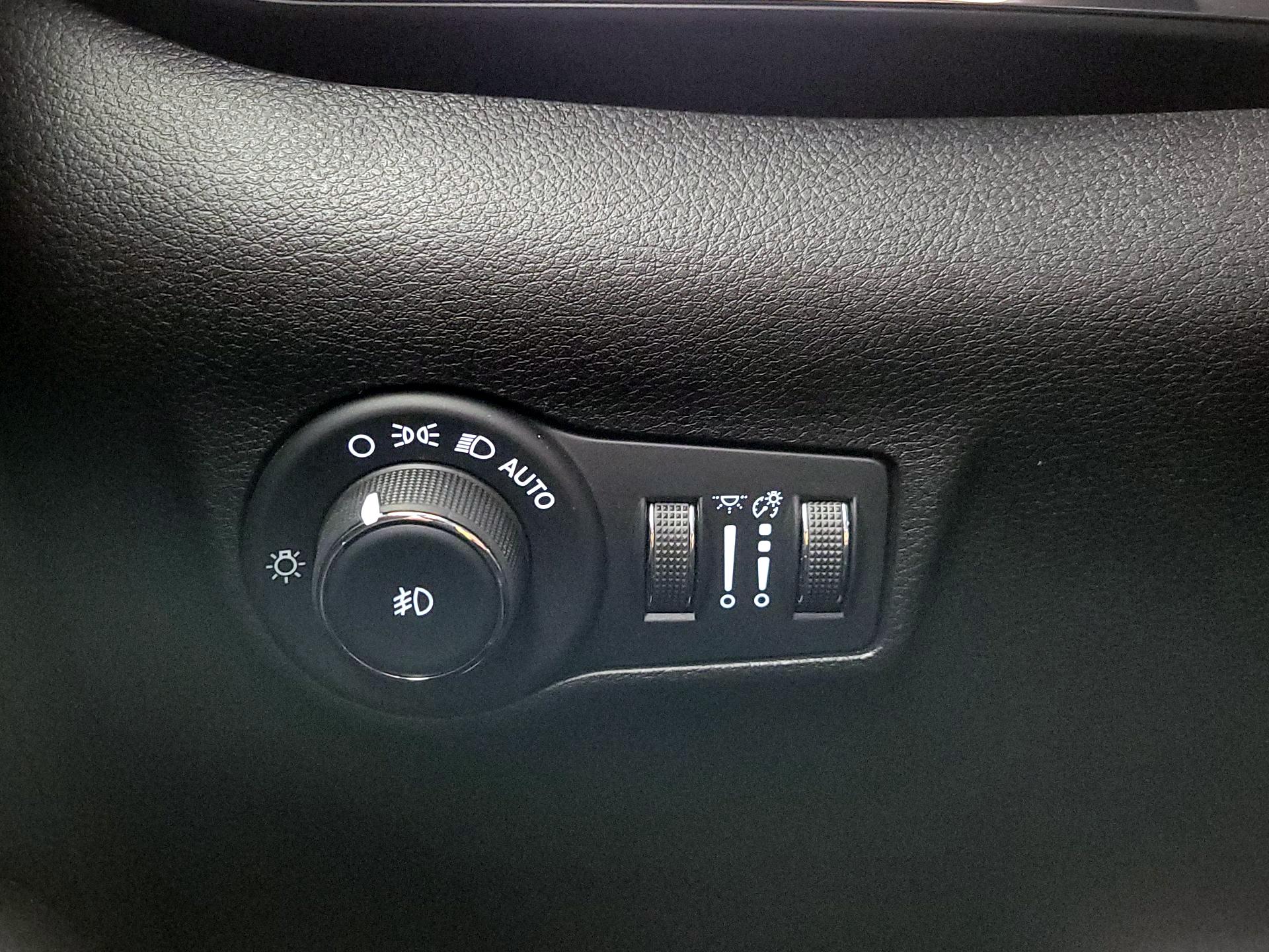 Thumbnail: 2022 Jeep Compass - 13