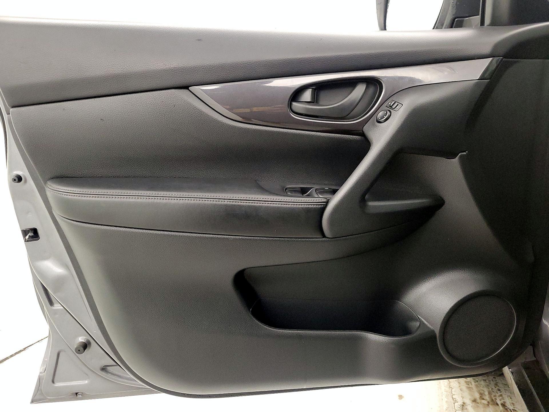 Thumbnail: 2020 Nissan Rogue - 12