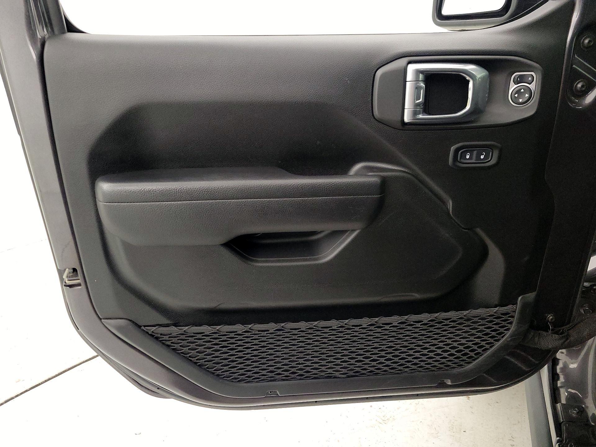 Thumbnail: 2022 Jeep Gladiator - 12